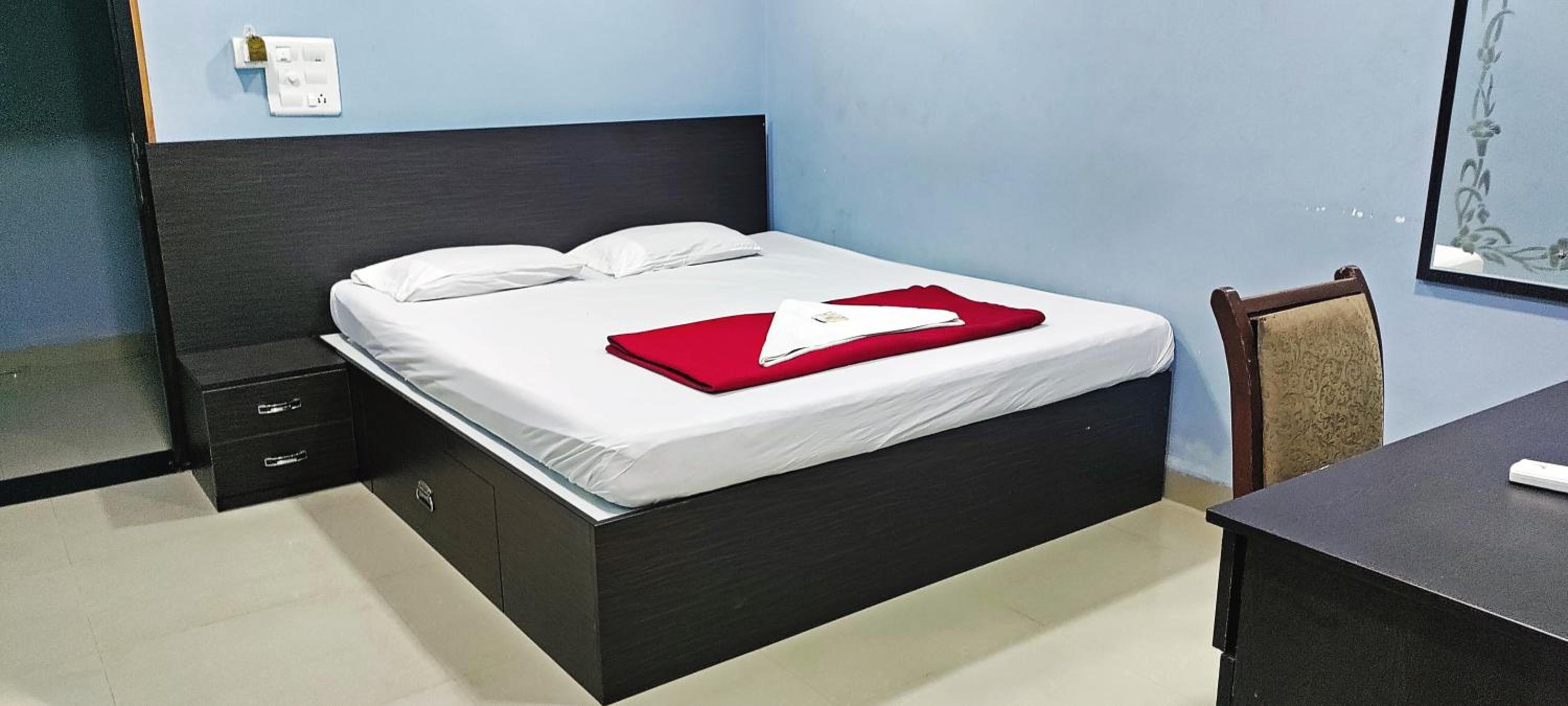Standard Double Room With Fan - Photo 1