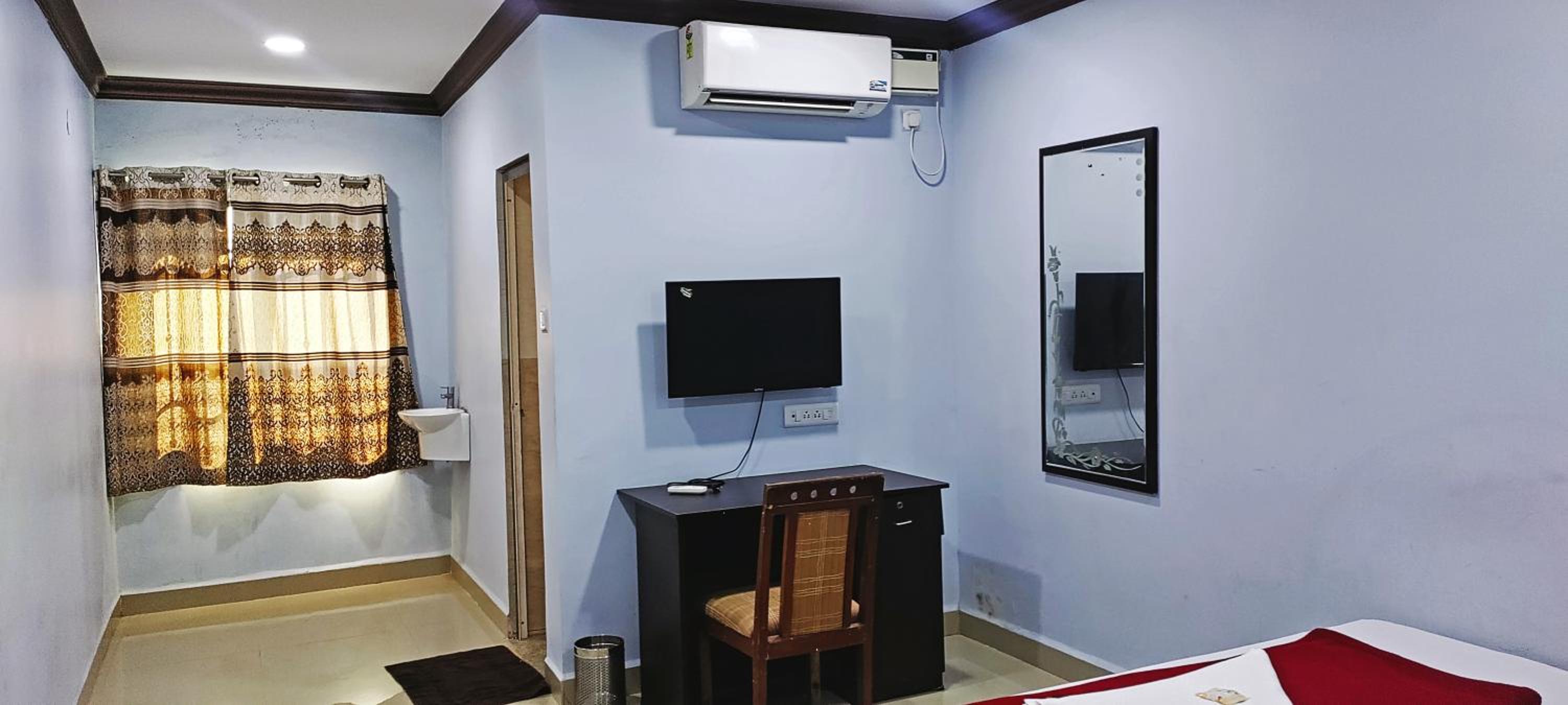 Deluxe Double Room - Photo 14
