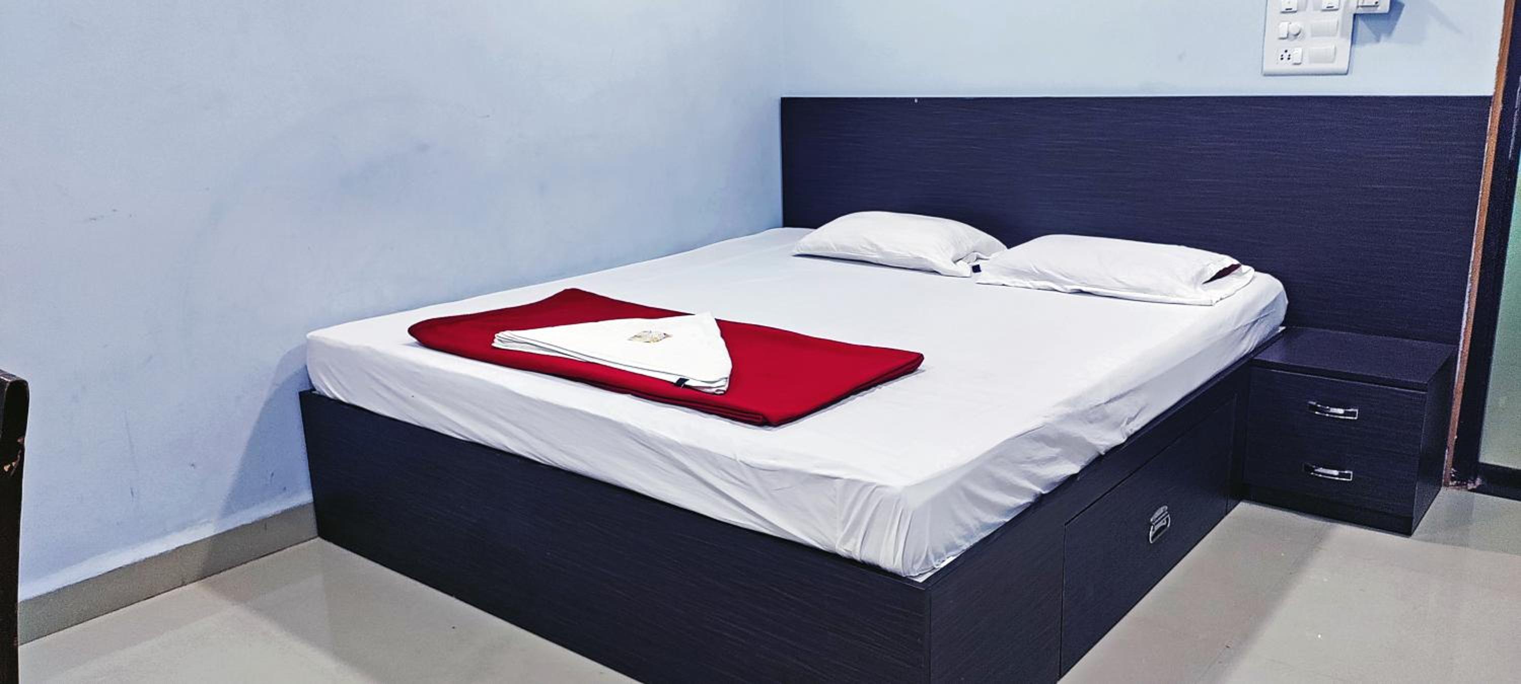 Standard Double Room With Fan - Photo 14