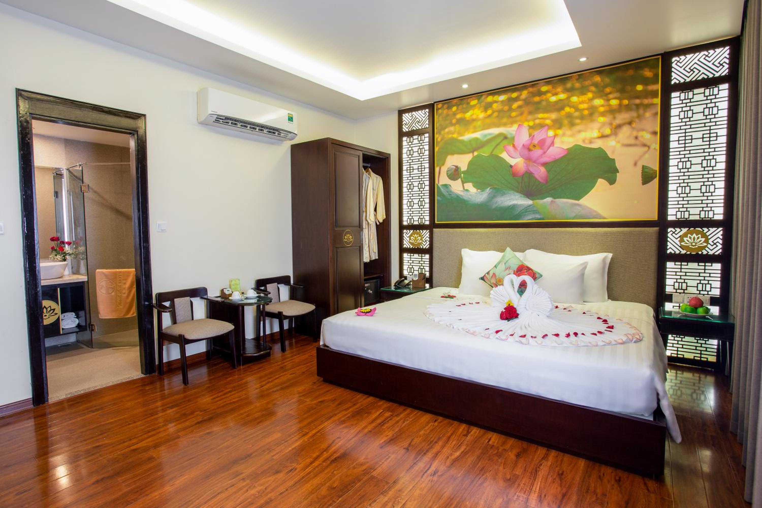 Suite with City View photo 2