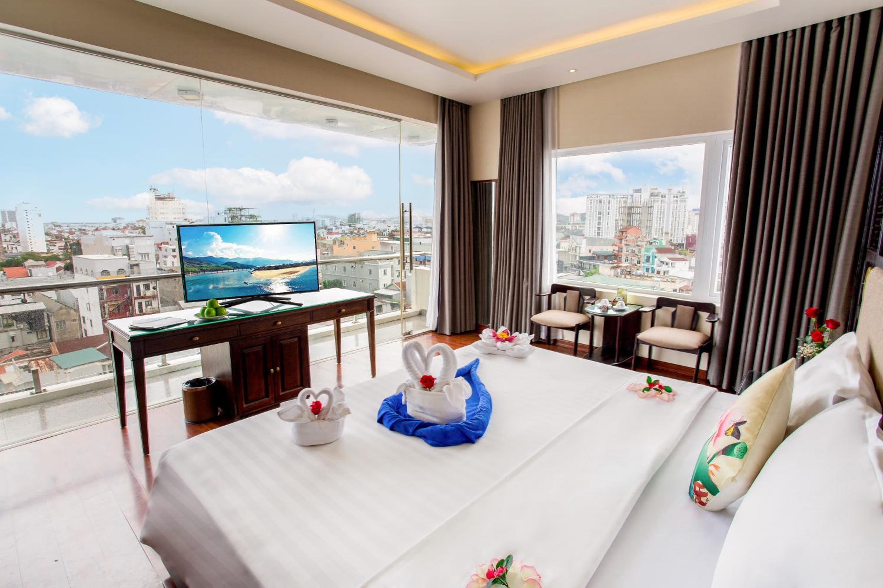 Suite with Balcony photo 2