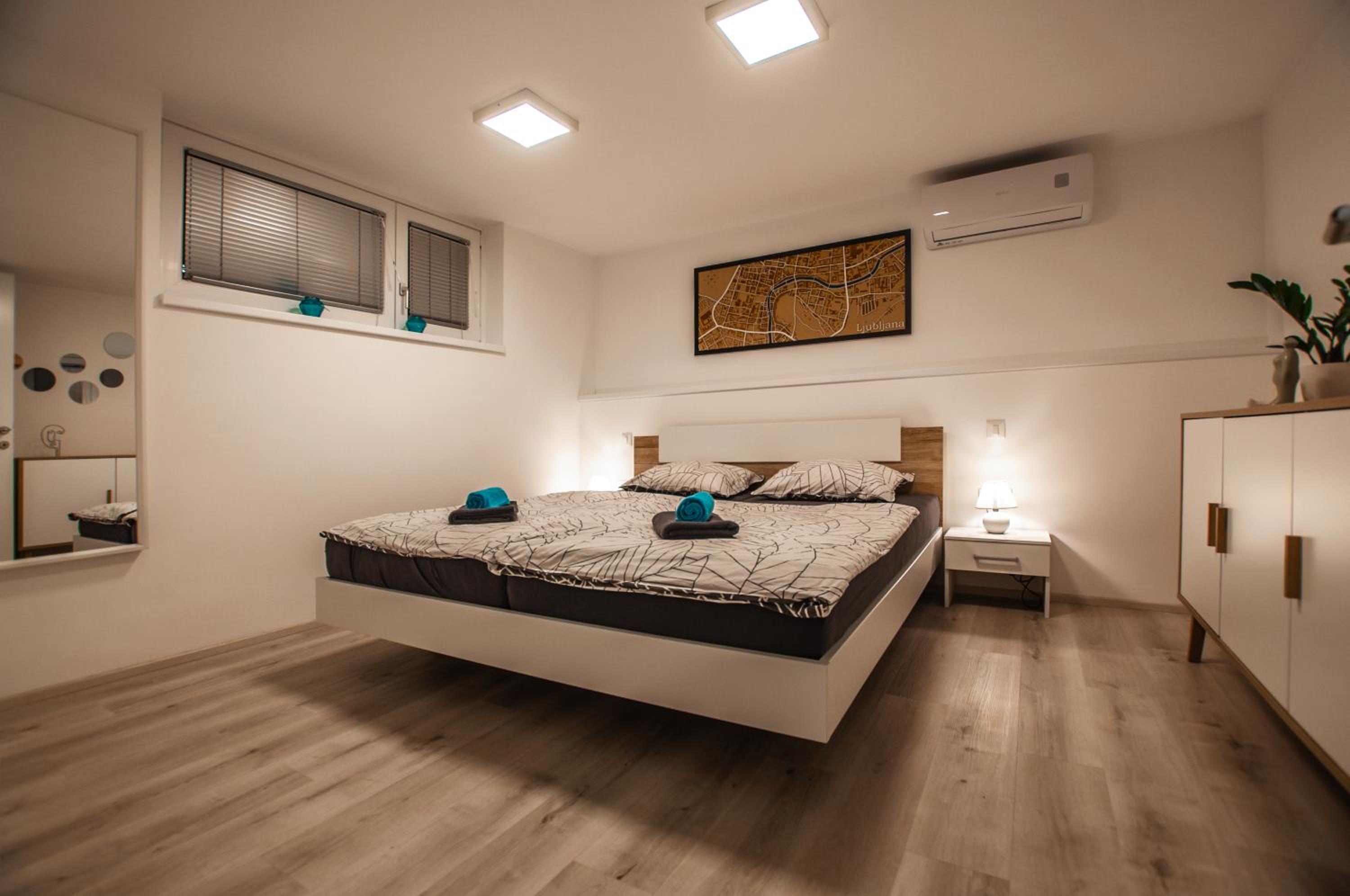 One-Bedroom Apartment - Photo 9