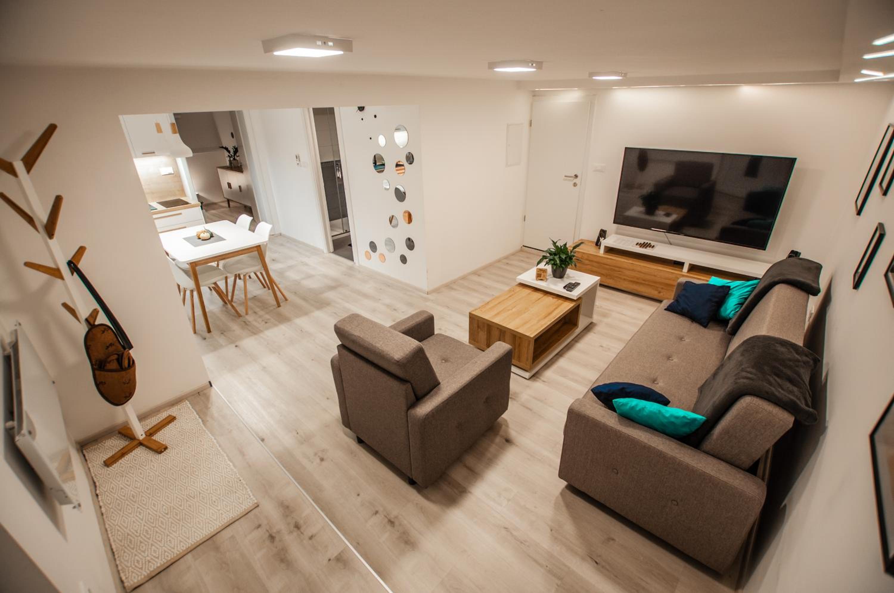 One-Bedroom Apartment - Photo 1