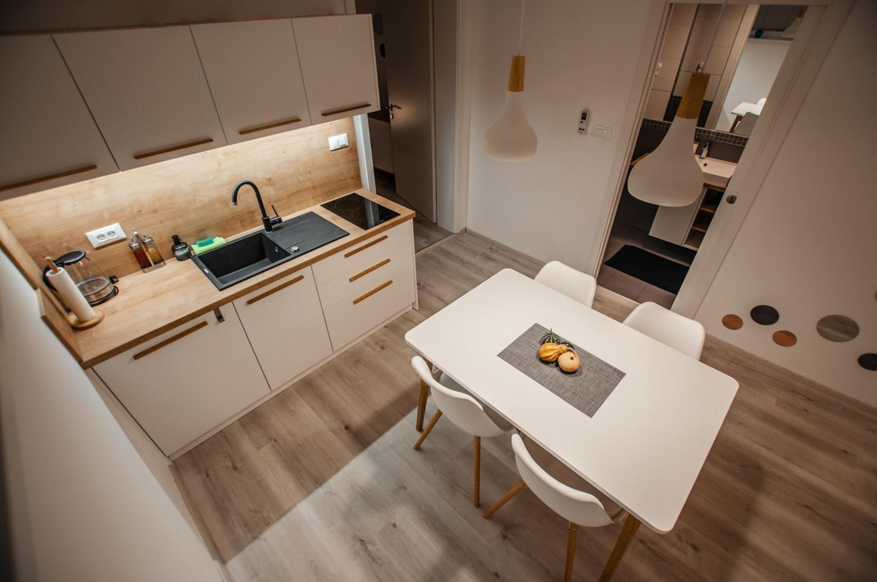 One-Bedroom Apartment - Photo 16