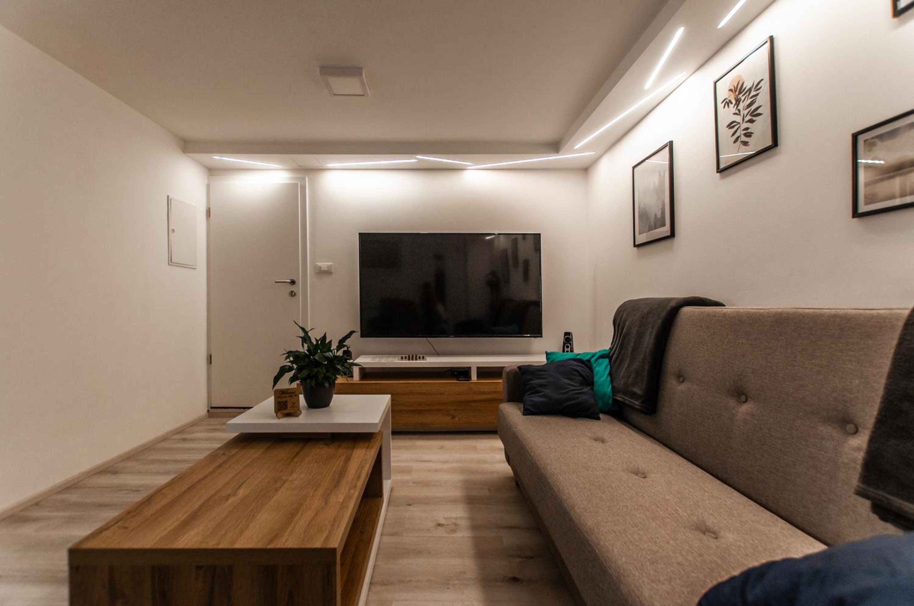 One-Bedroom Apartment - Photo 23