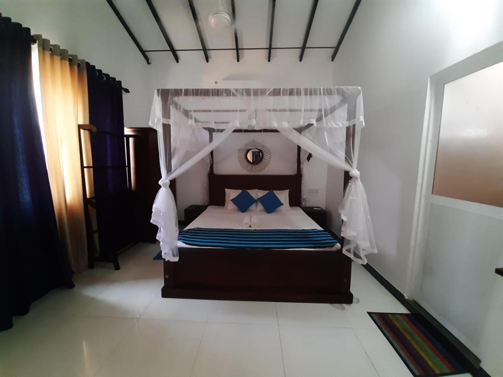 Deluxe Double Room with Balcony and Sea View photo 2