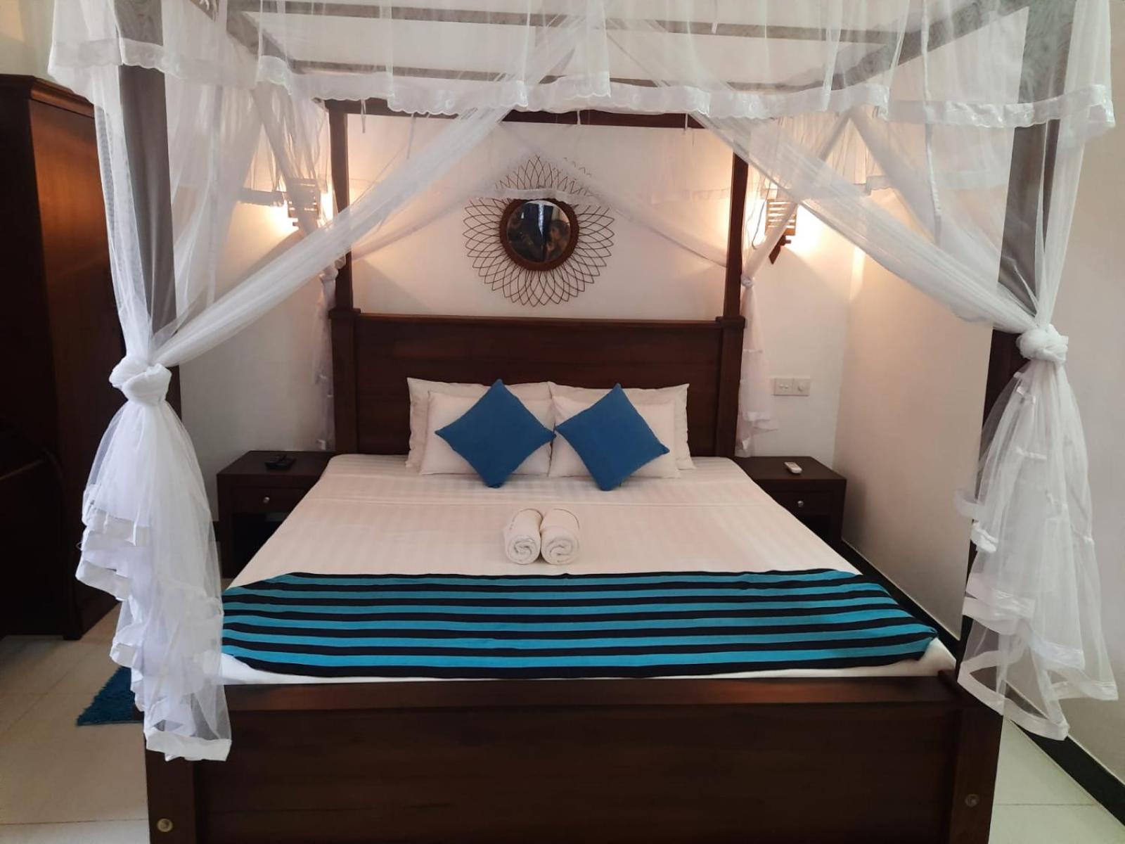Deluxe Double Room with Balcony and Sea View photo 3