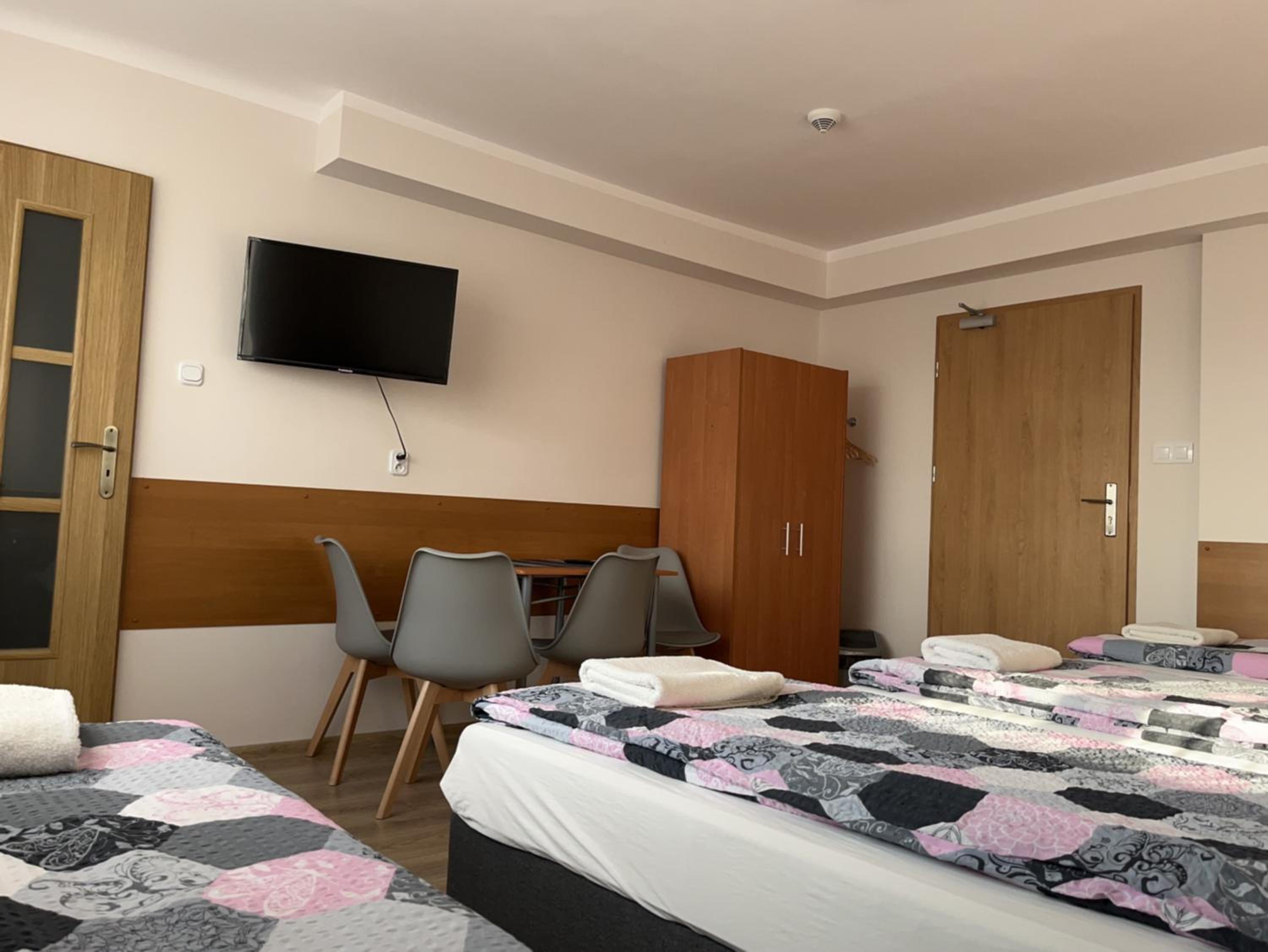 Classic Quadruple Room photo 2
