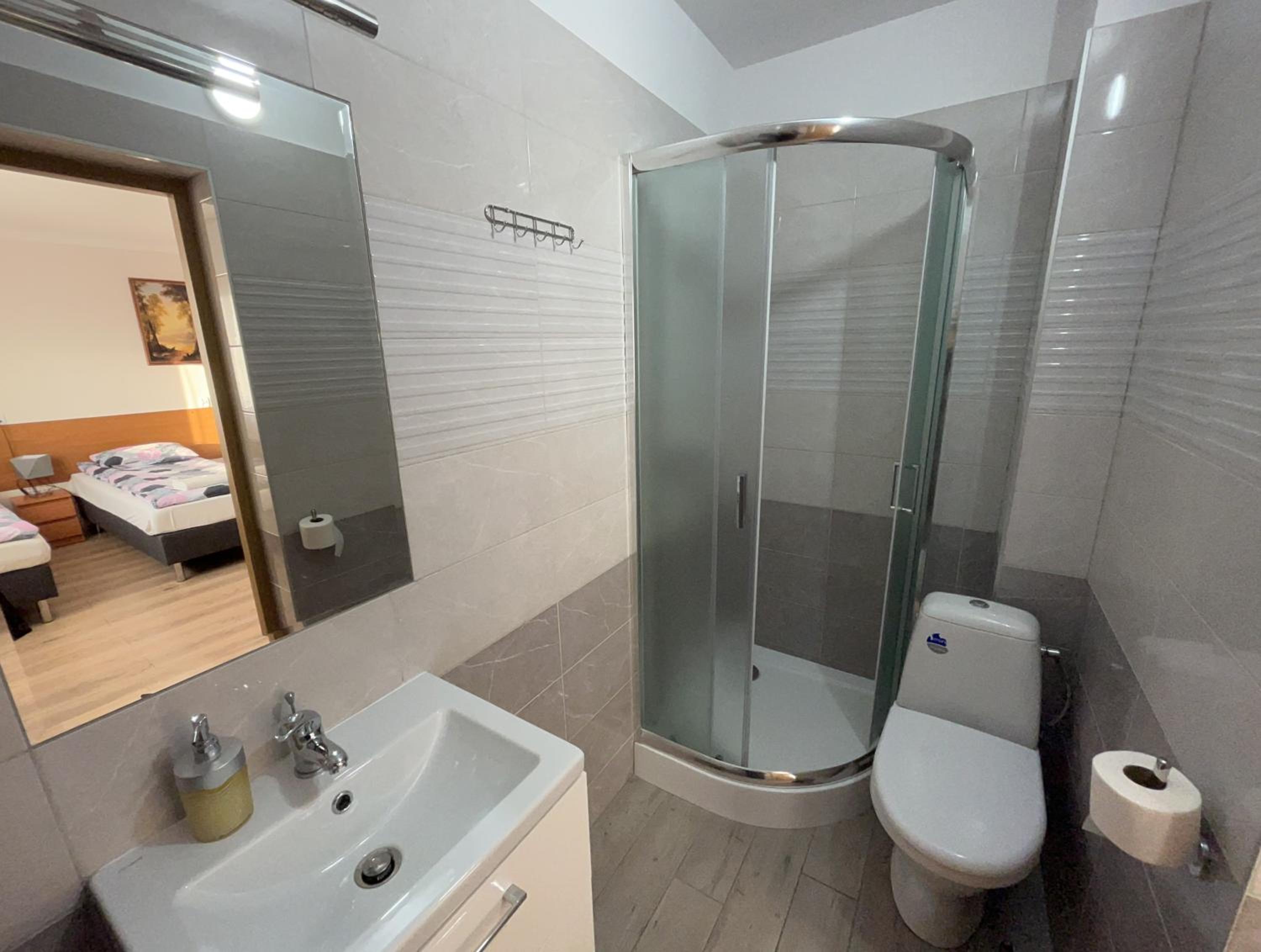 Double or Twin Room with Private Bathroom photo 3