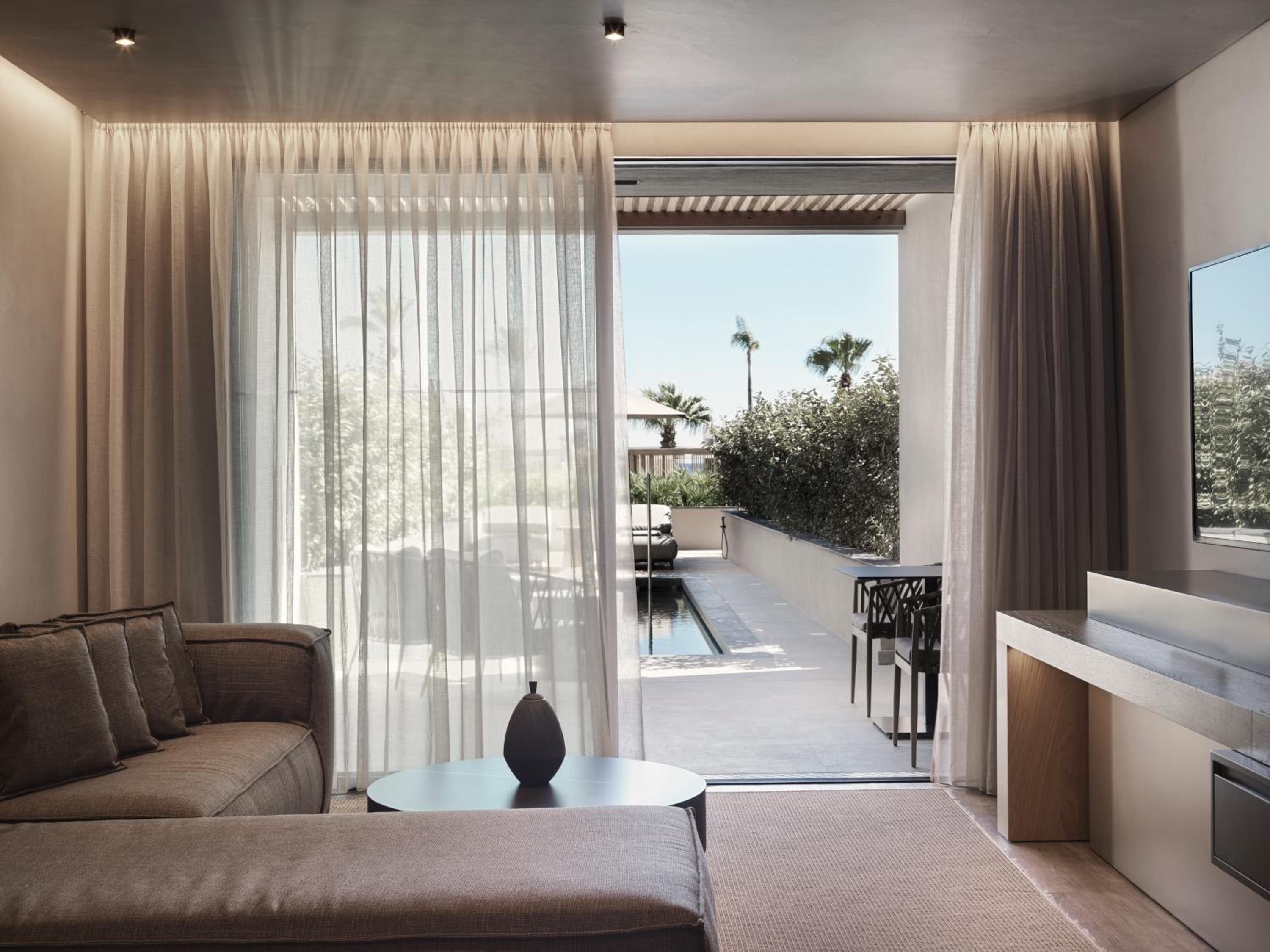 Open Plan Suite Partial Sea View with Private Pool - Photo 11