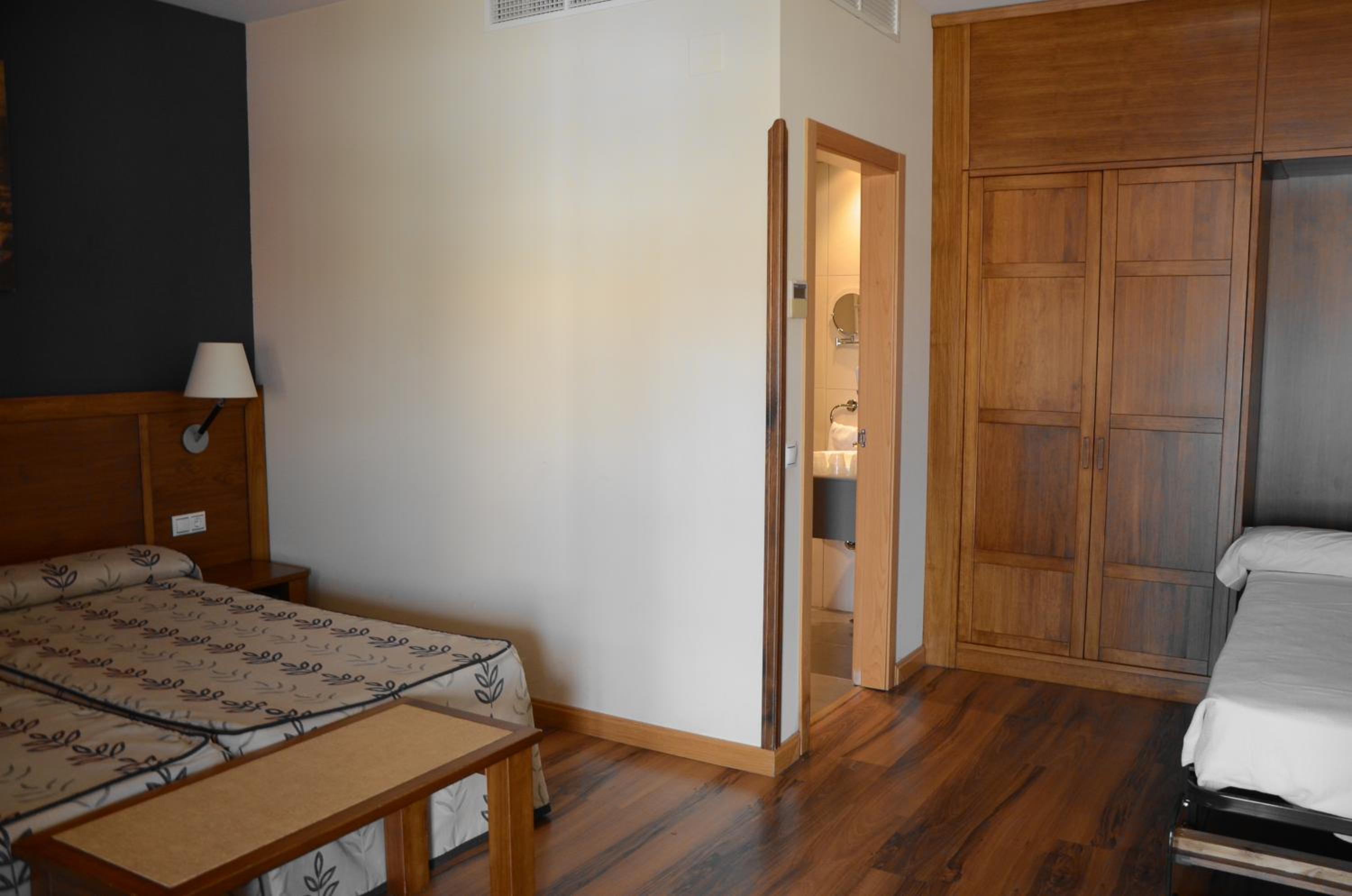 Triple Room - Photo 7
