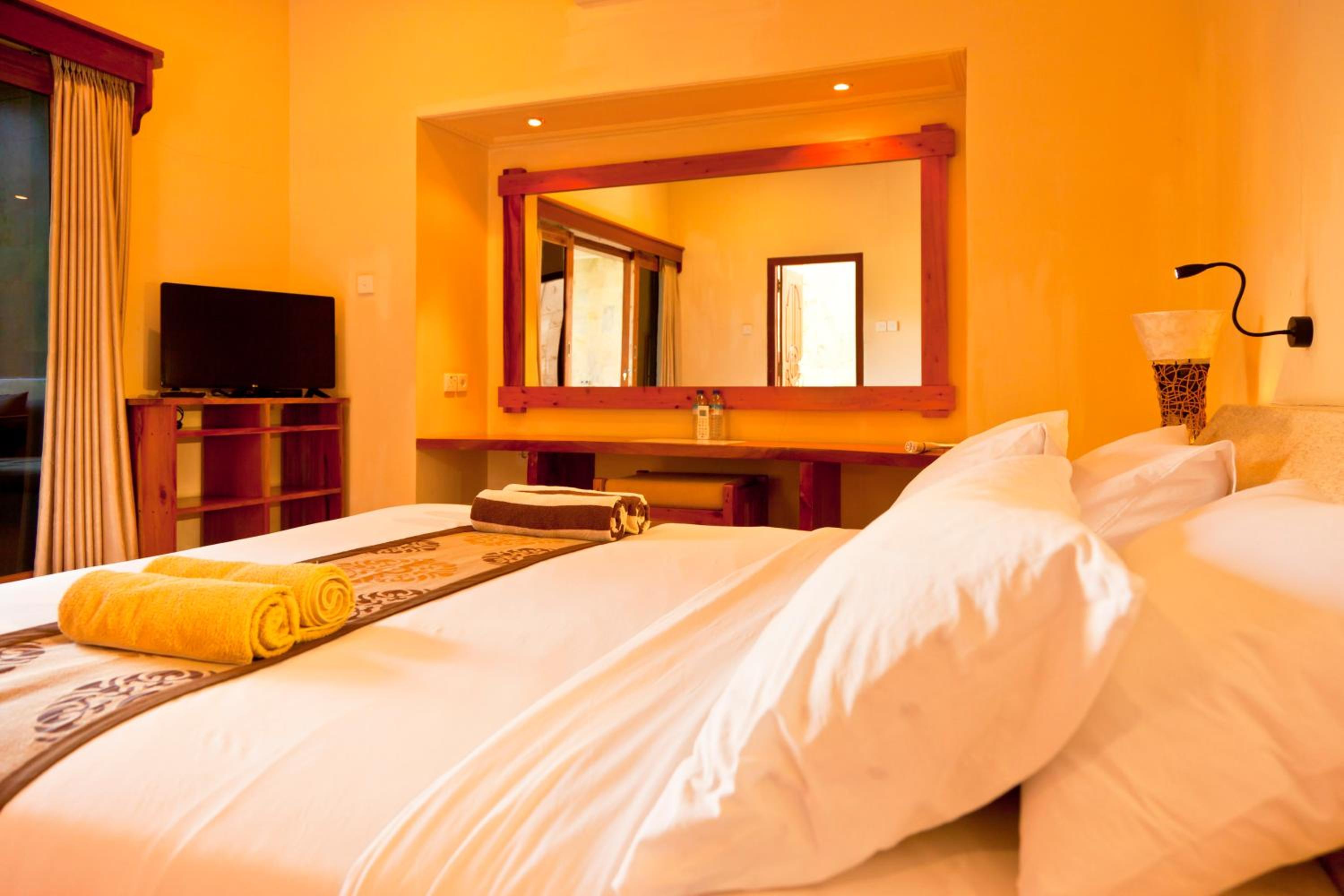 Deluxe Double Room with Direct Pool Access