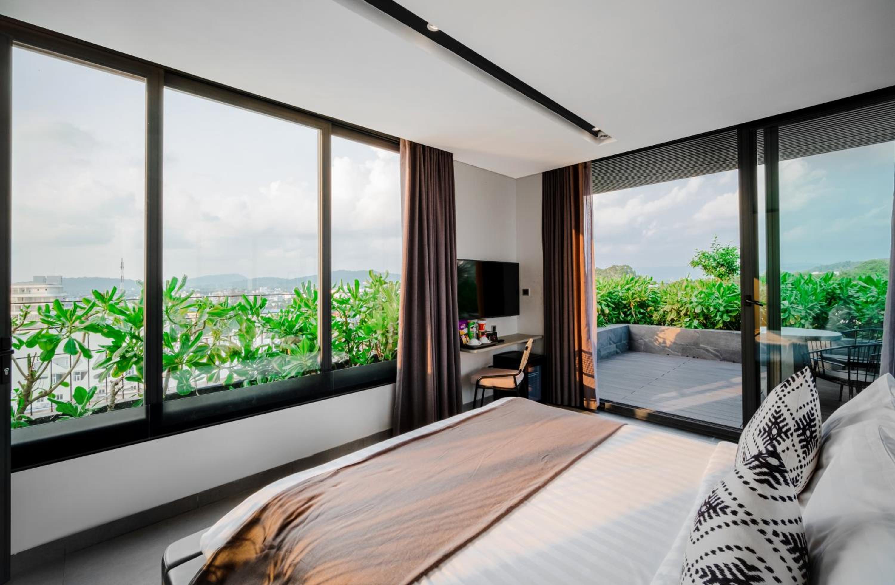 Rooftop Partial Seaview Suite  - Photo 6