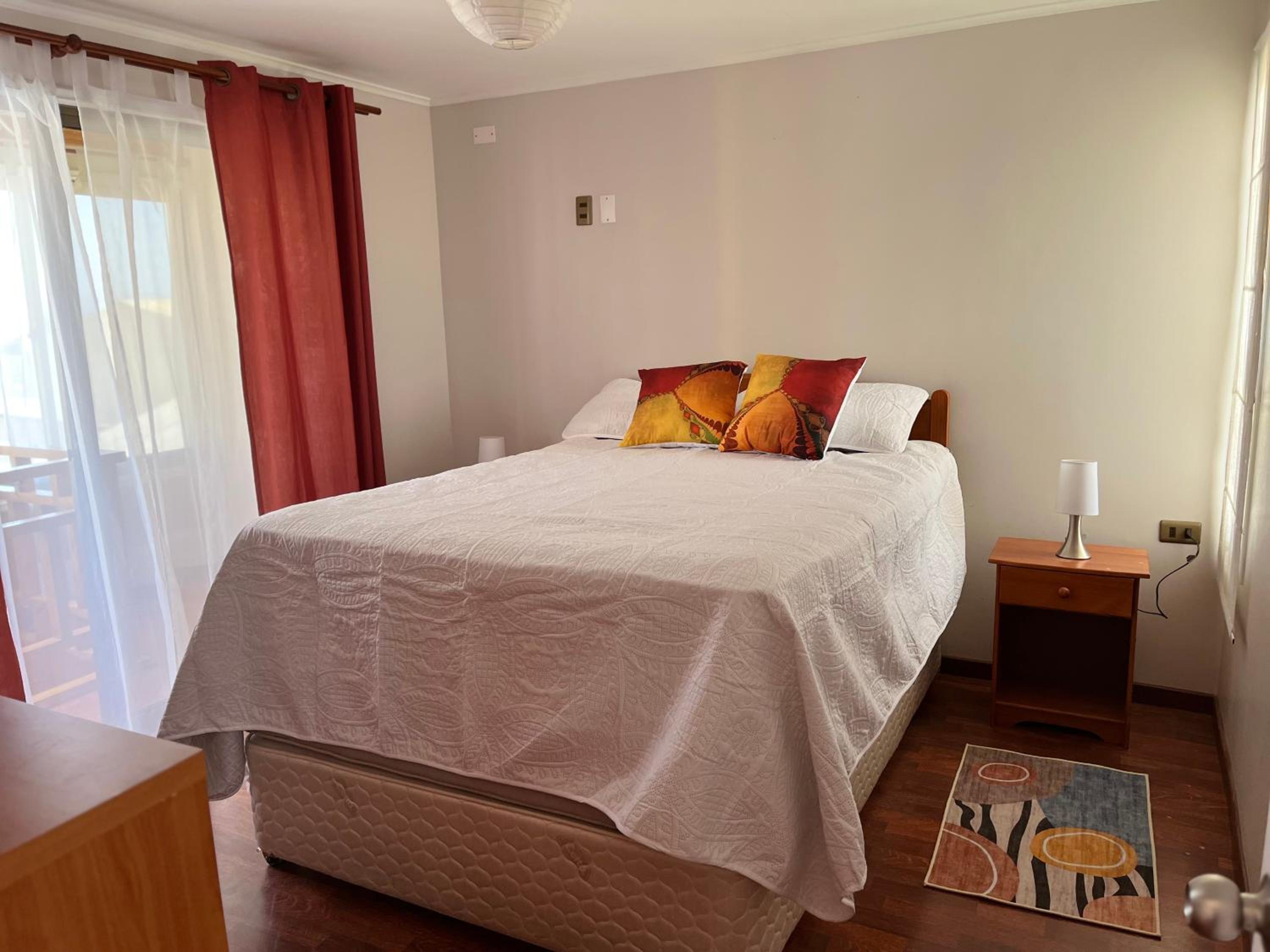 Five-Bedroom House photo 1