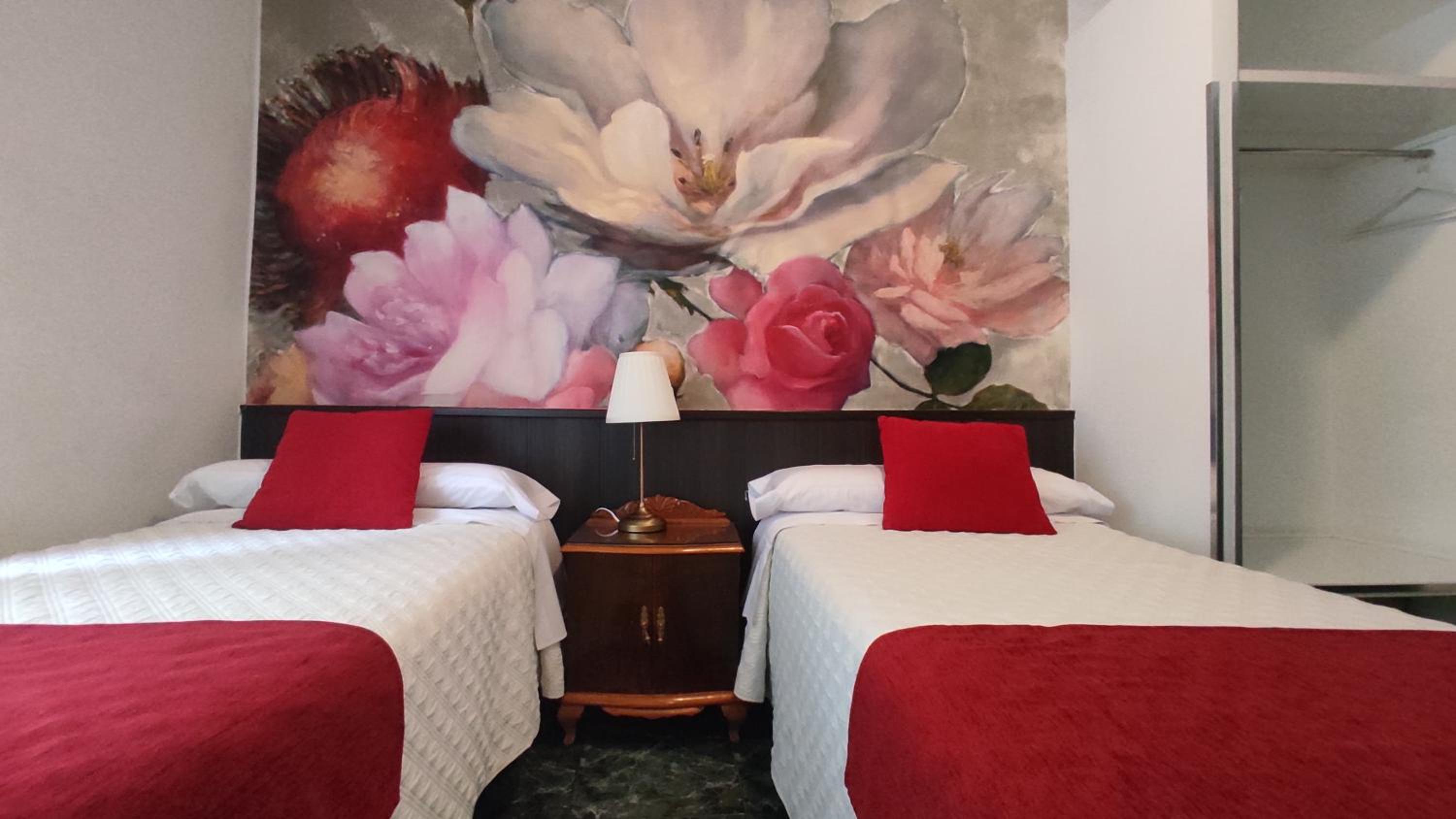 Double or Twin Room photo 3