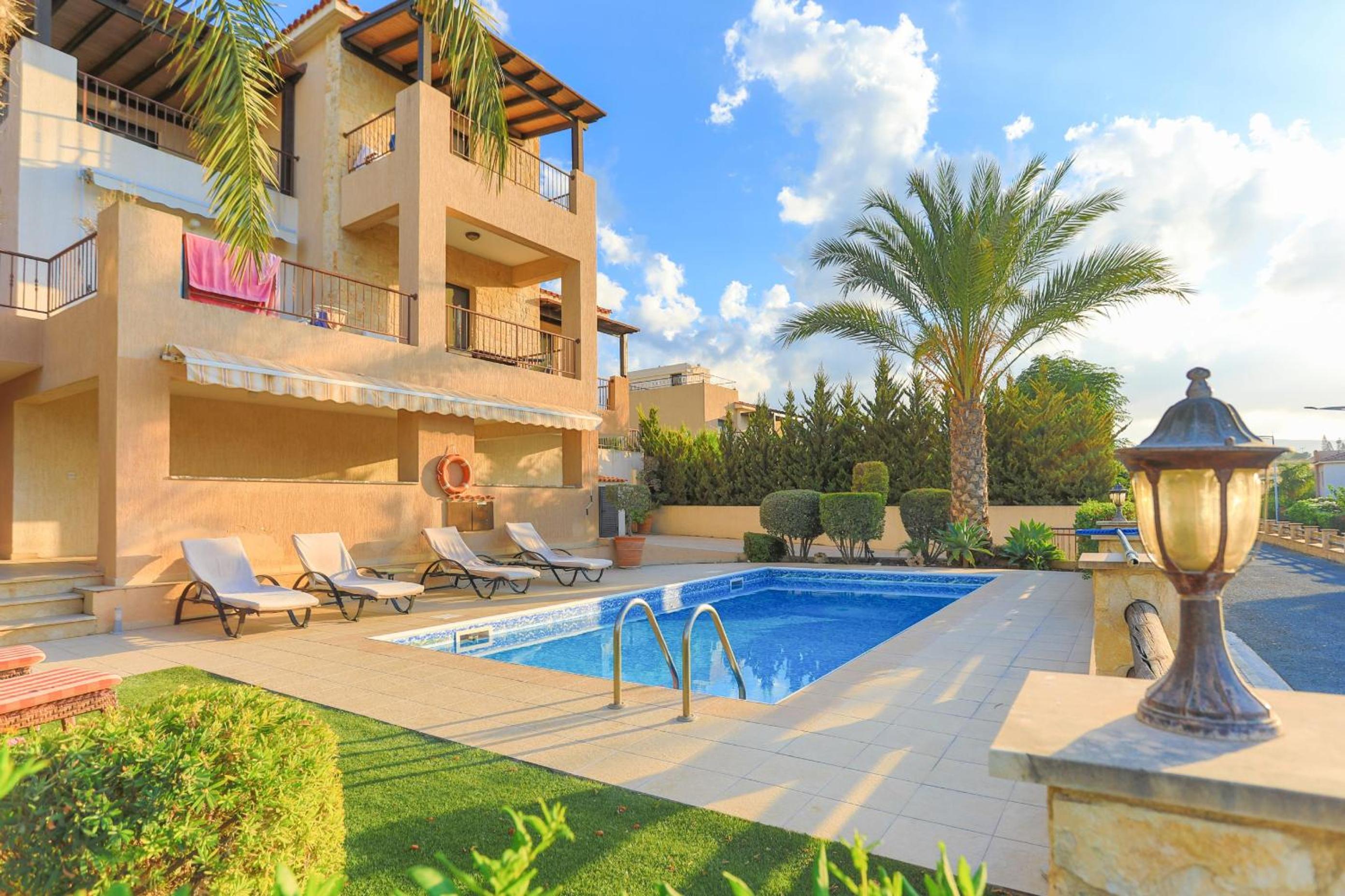 Three-Bedroom Villa photo 2