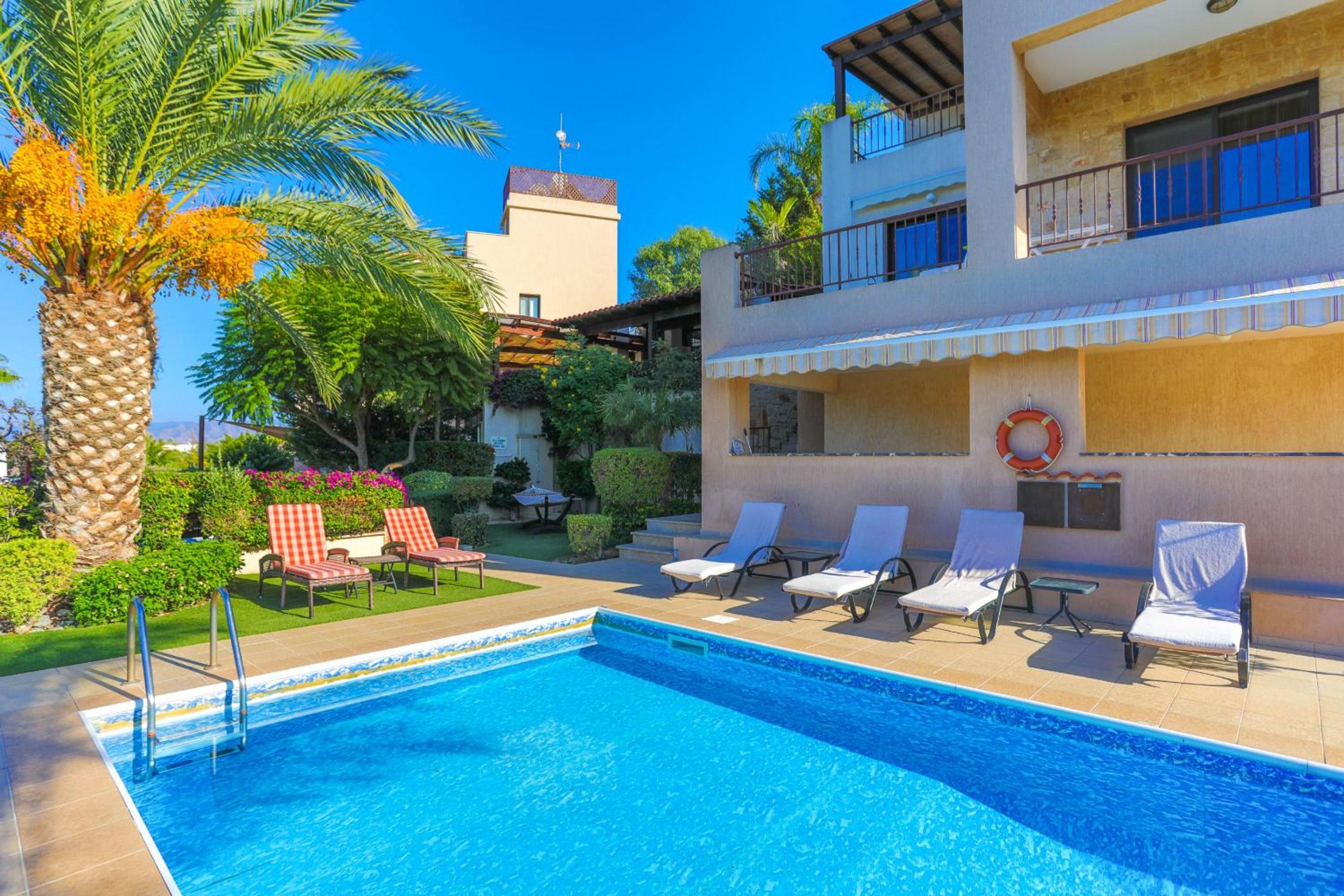 Three-Bedroom Villa photo 3