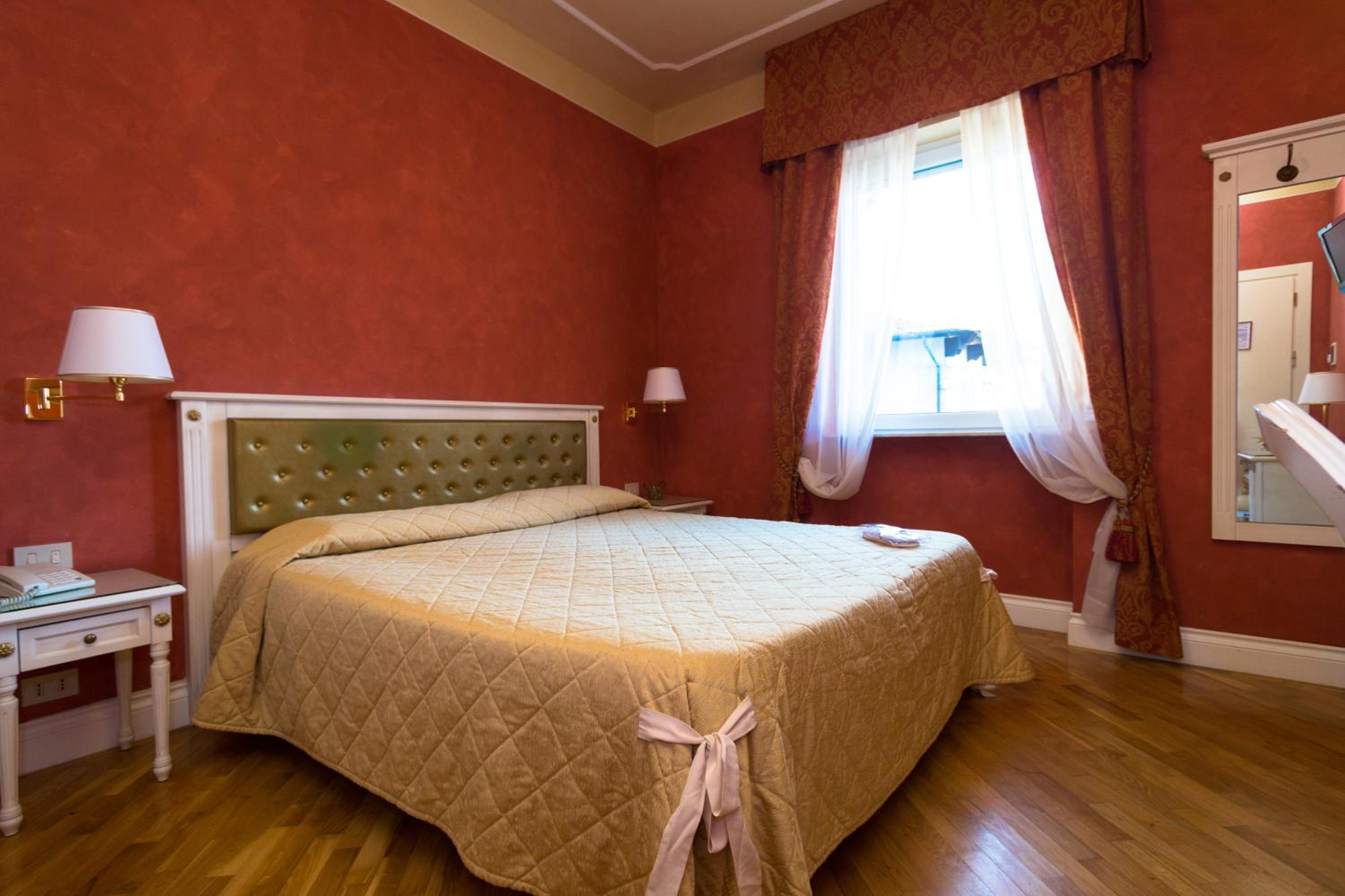 Double or Twin Room - Photo 2