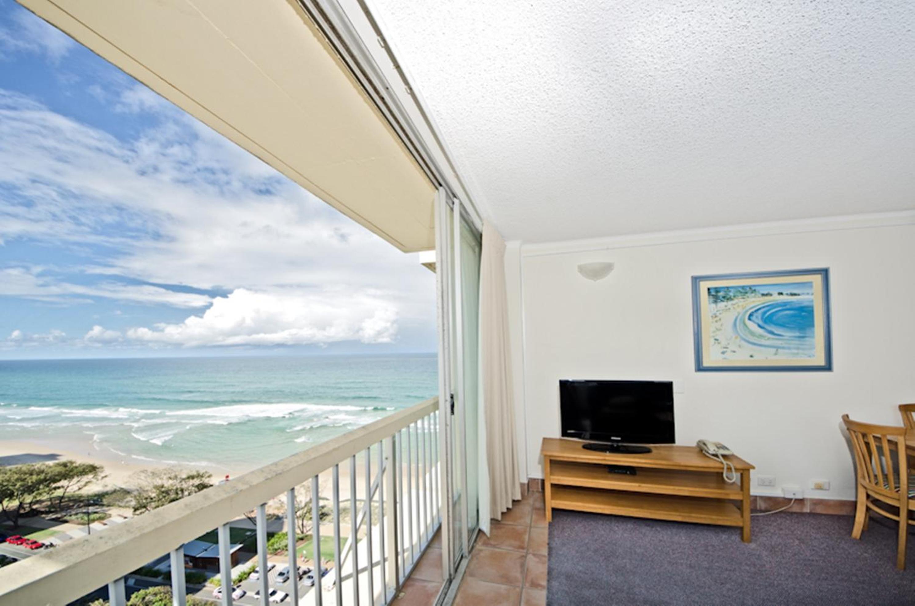1 Bedroom Pool View - Photo 4