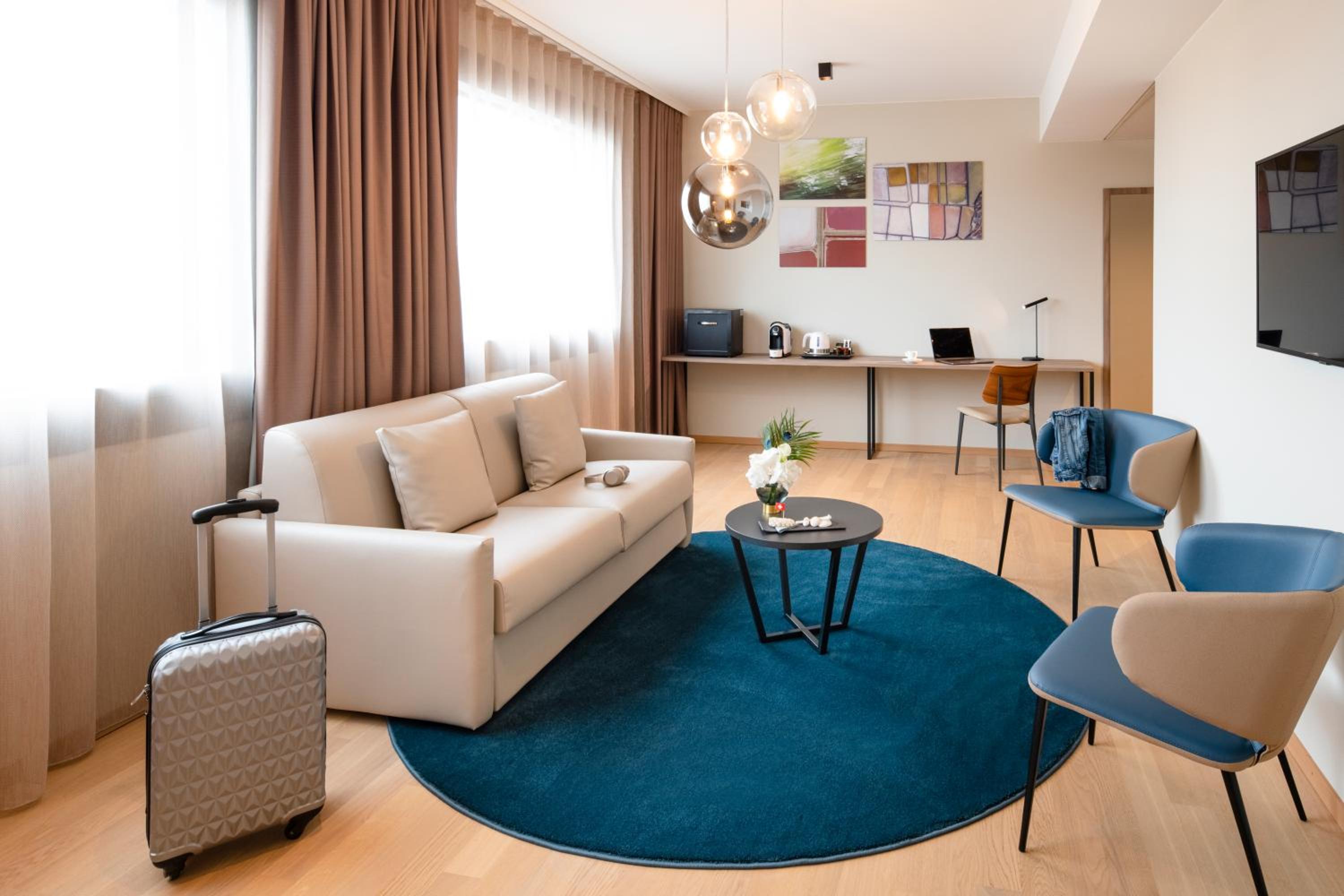 Superior Suite with Double Bed and Extra Bed - Photo 3