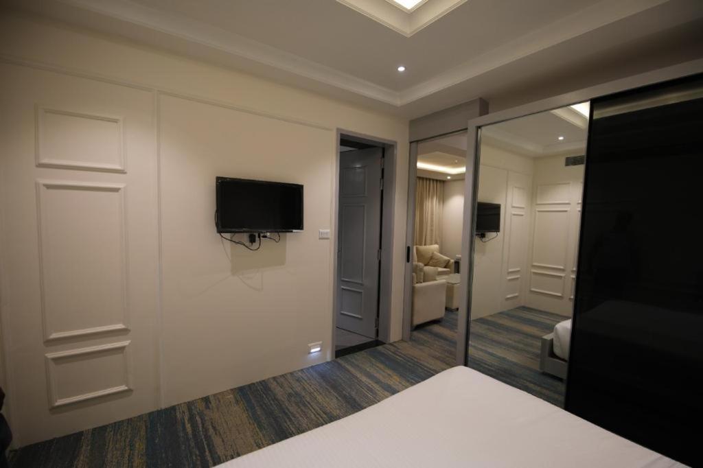 Luxury Suite