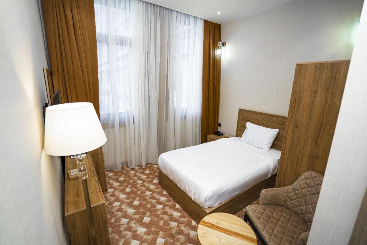 Single Room - Photo 4