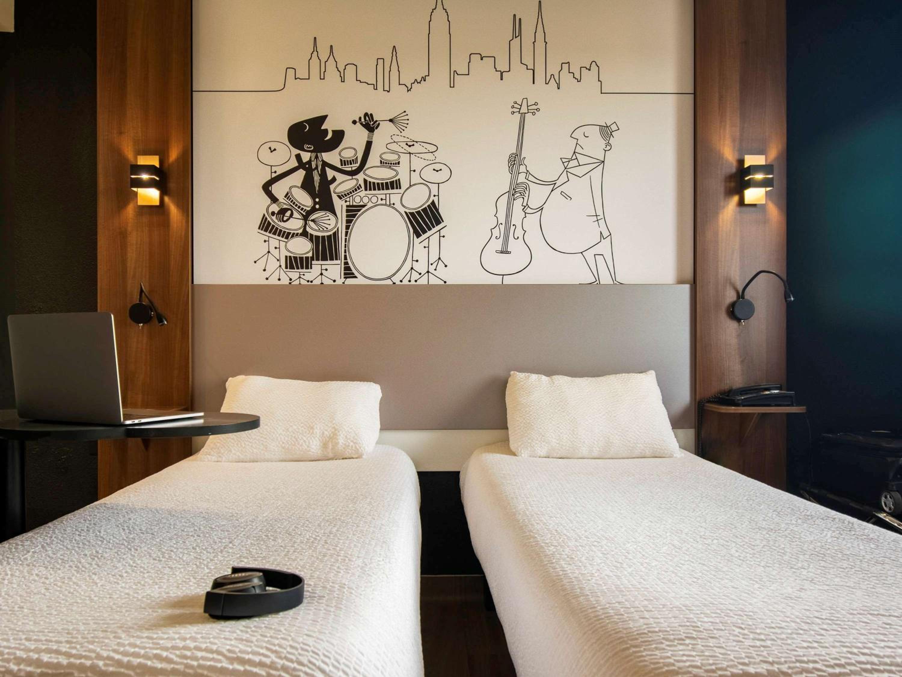 Twin Room - Photo 10