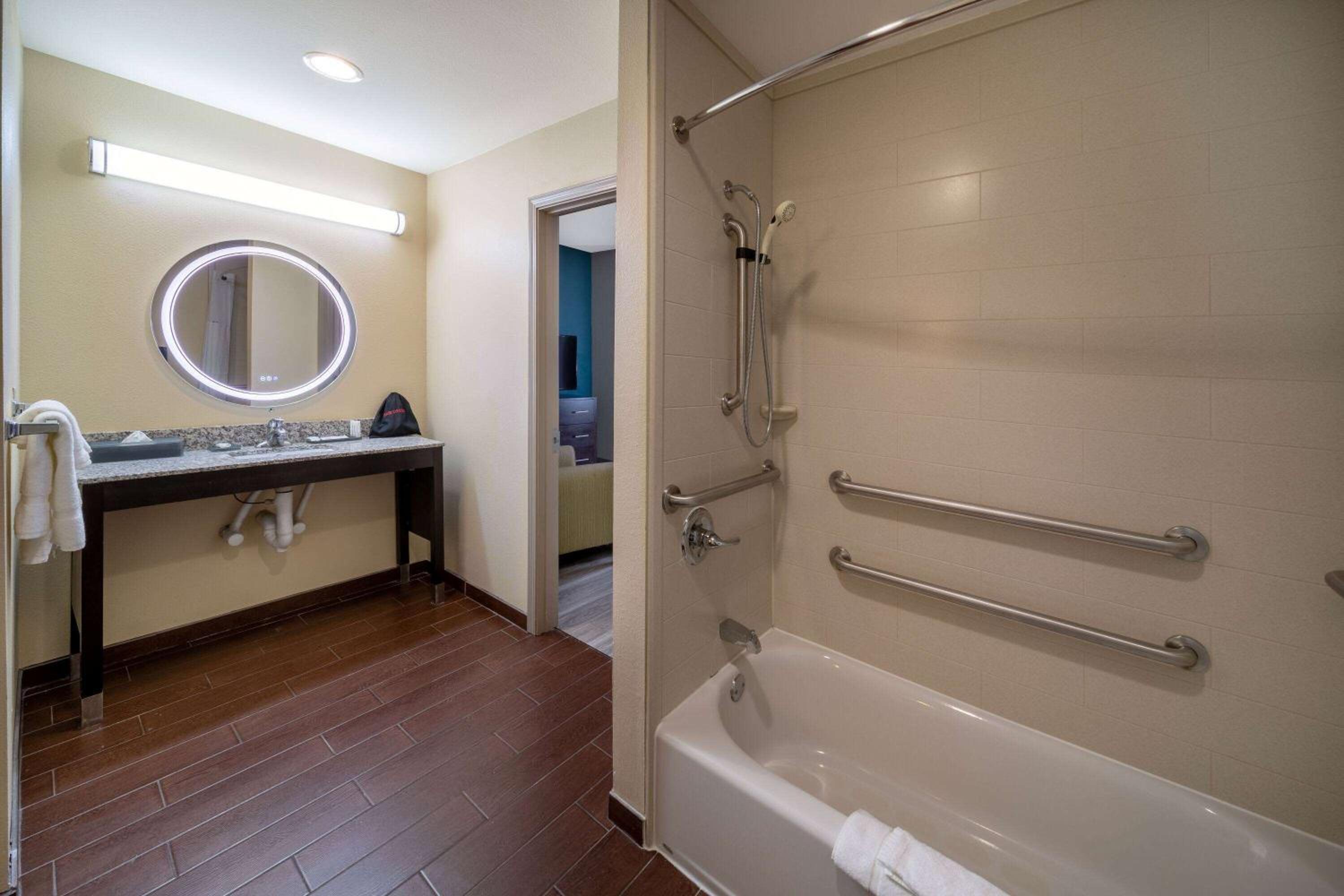 Queen Room with Two Queen Beds - Mobility Access/Non-Smoking