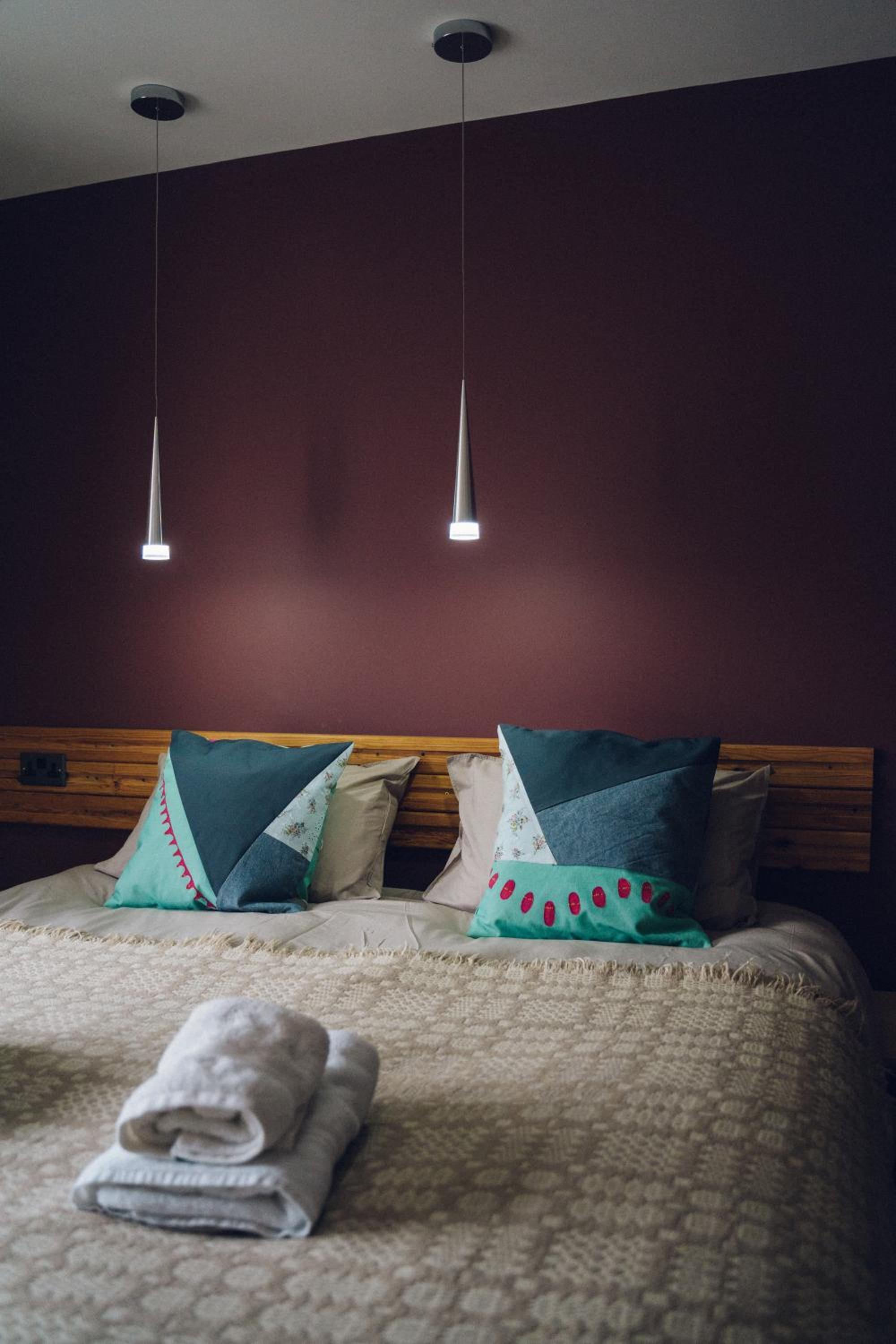 Large Double Room - Photo 5