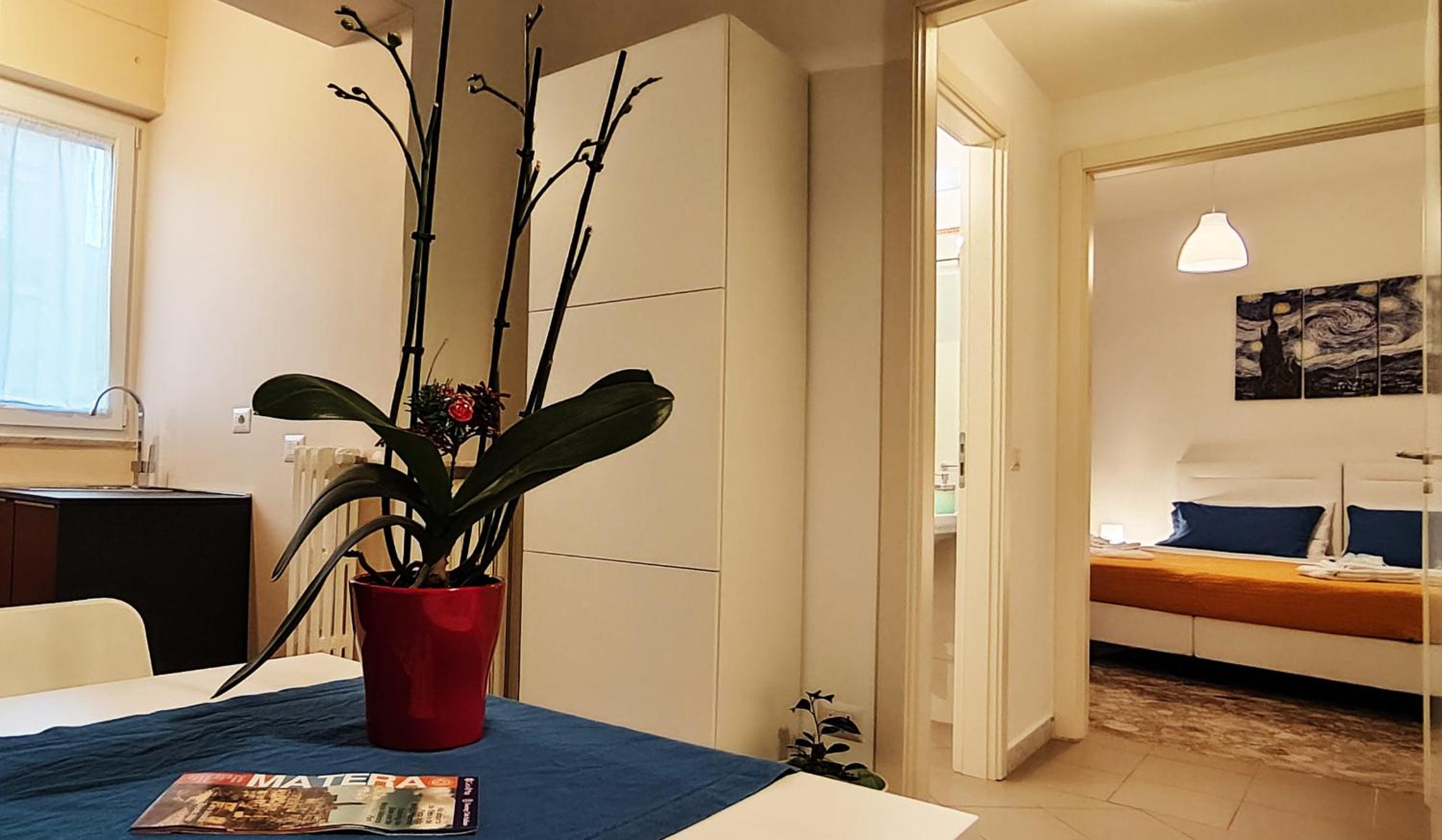 One-Bedroom Apartment - Photo 3