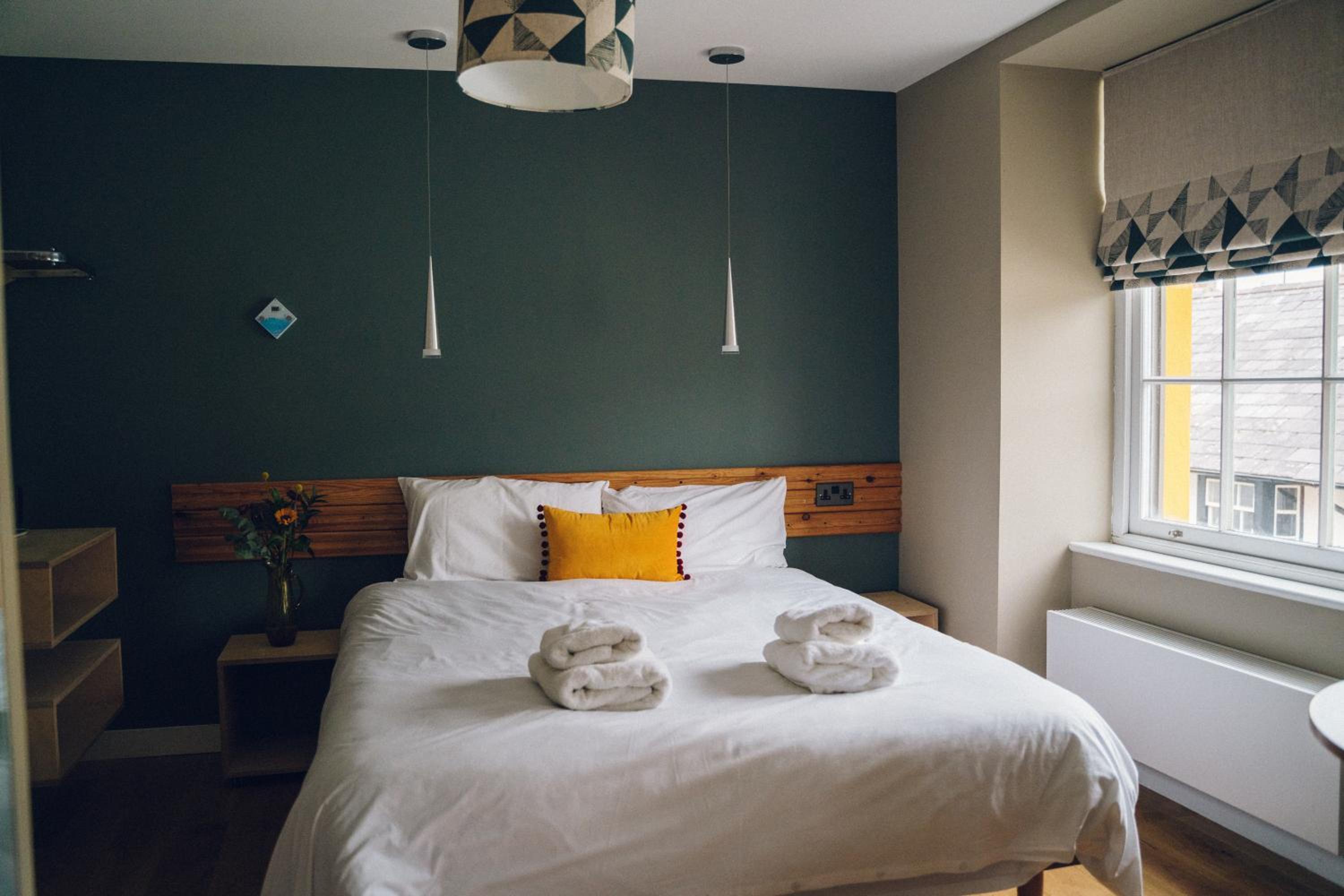 Deluxe Double Room with Extra Bed - Photo 5