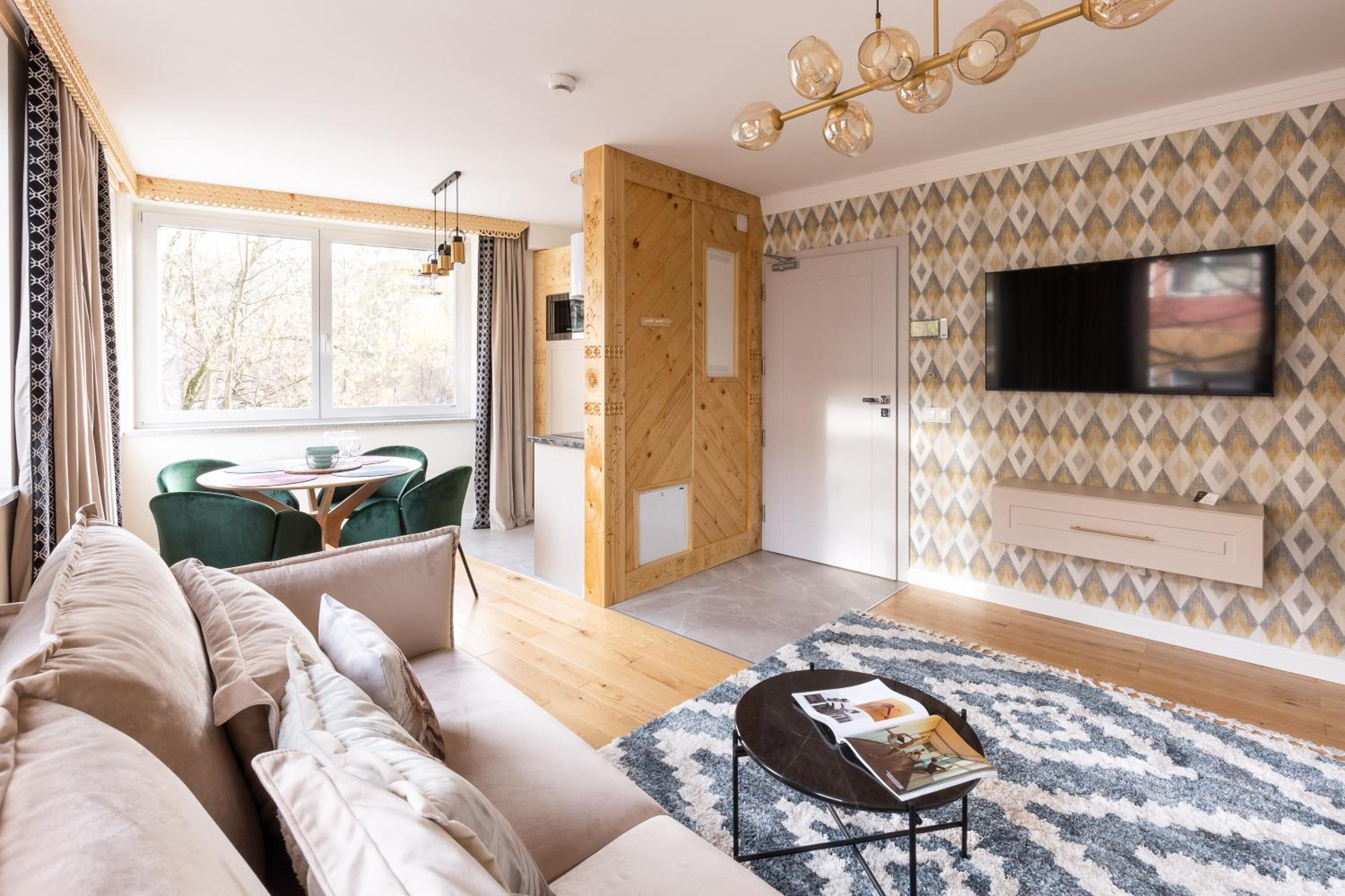 Deluxe Apartment