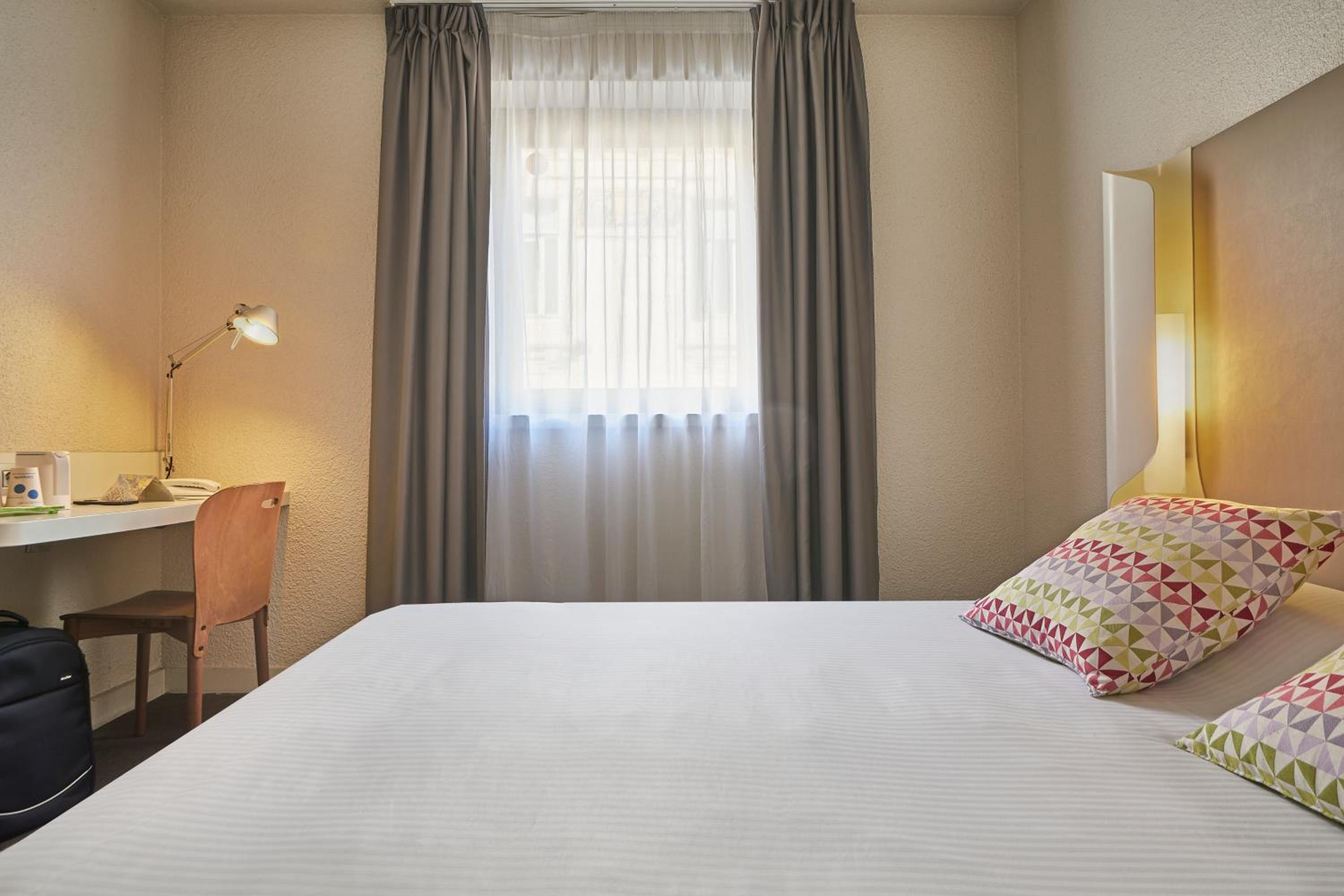 Standard Double Room - Photo 3
