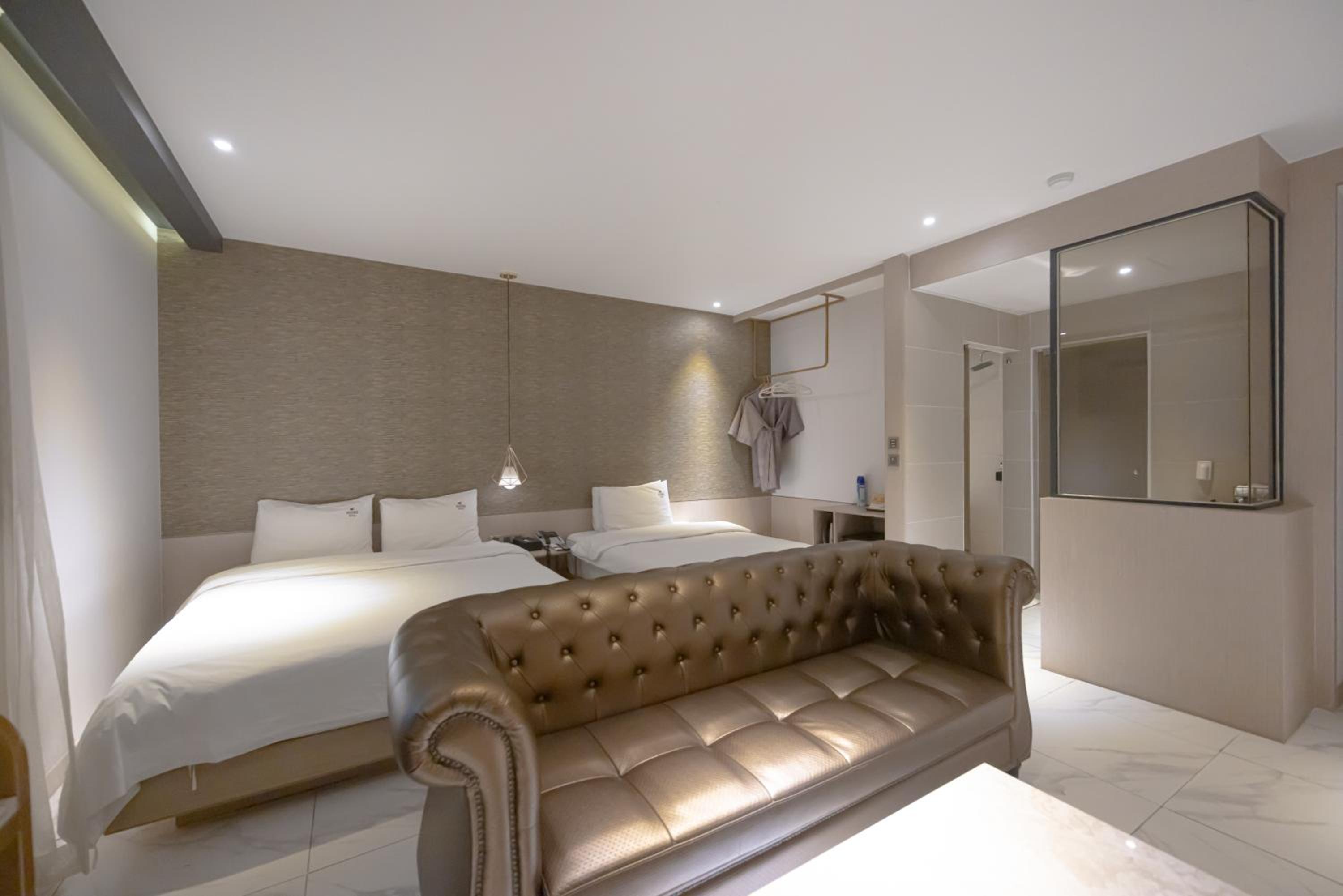 Large Twin Room