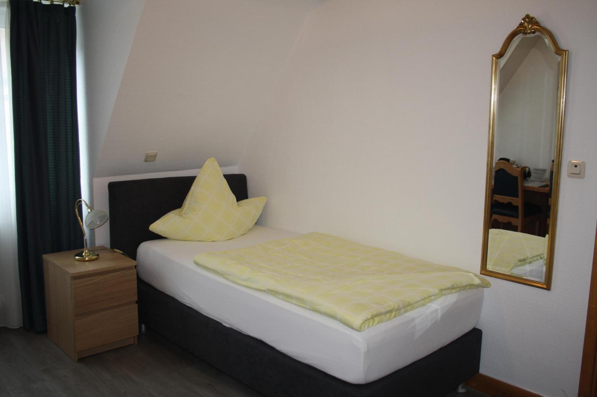 Single Room photo 2