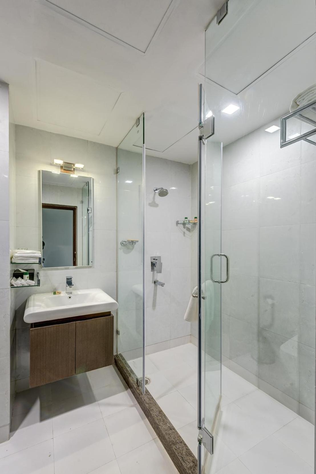 Standard Double or Twin Room - Photo 7