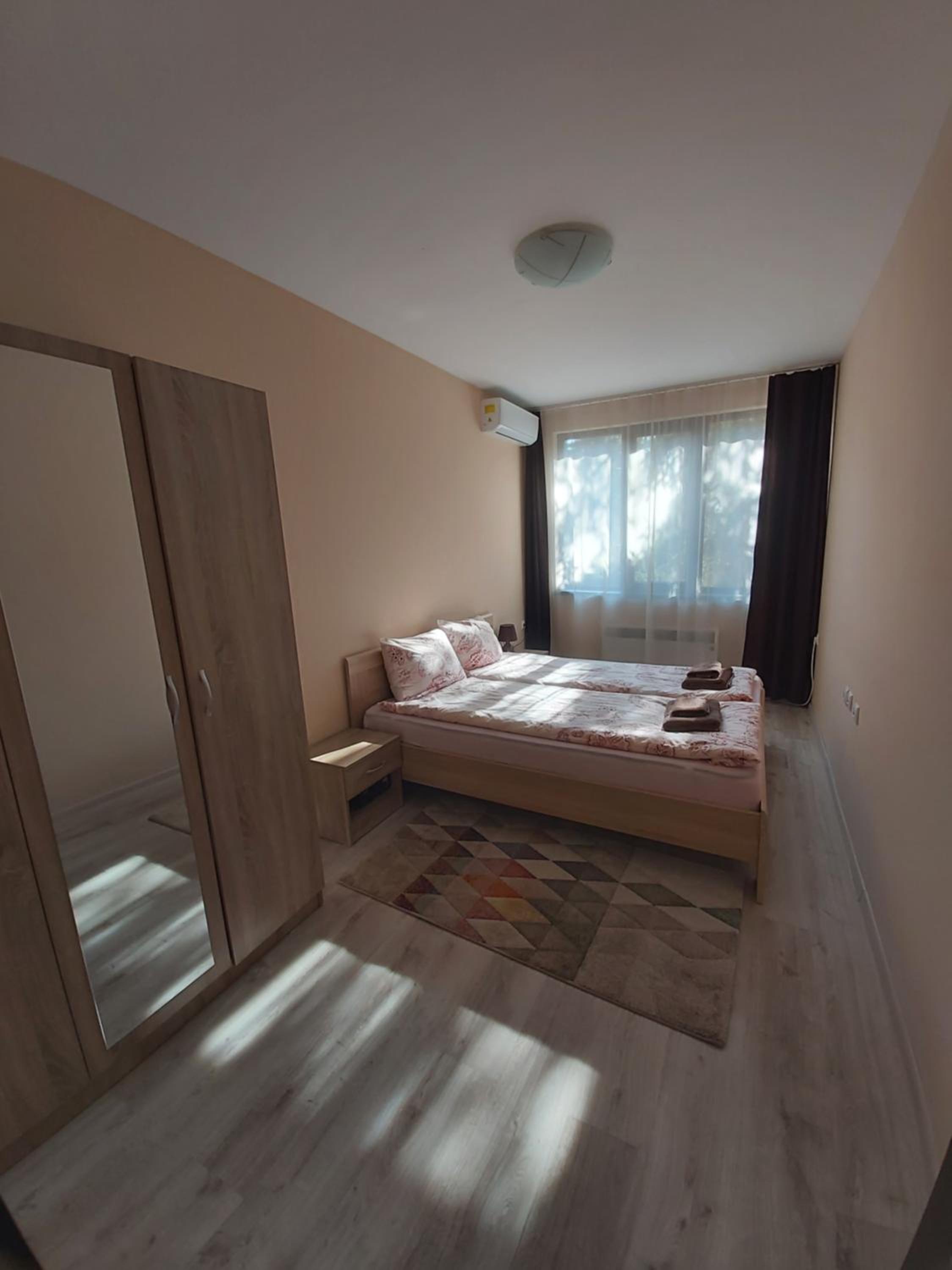 One-Bedroom Apartment photo 1