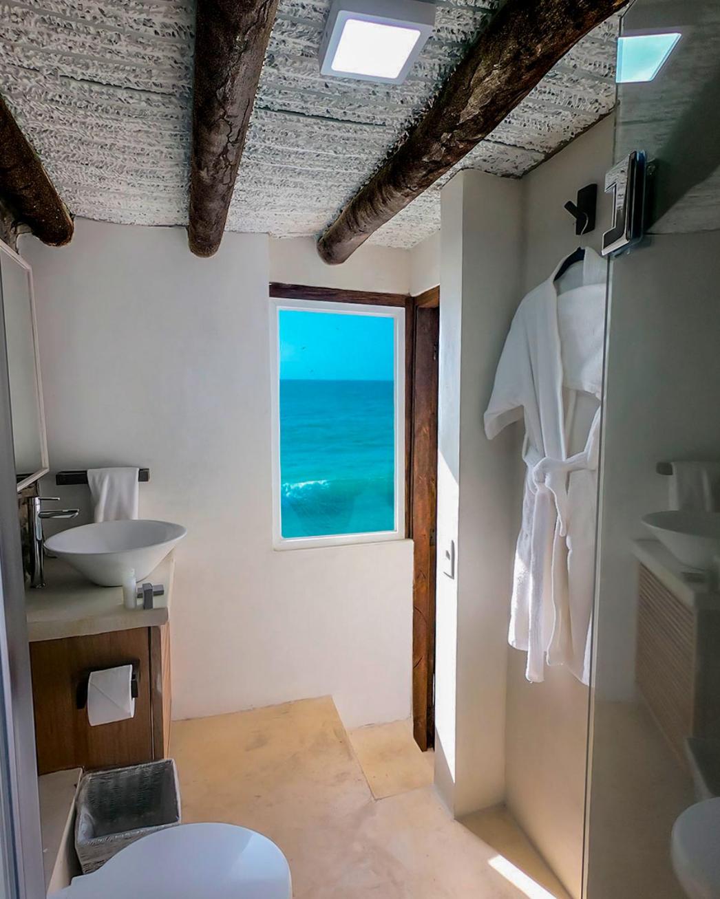 Double Room with Balcony and Sea View photo 3