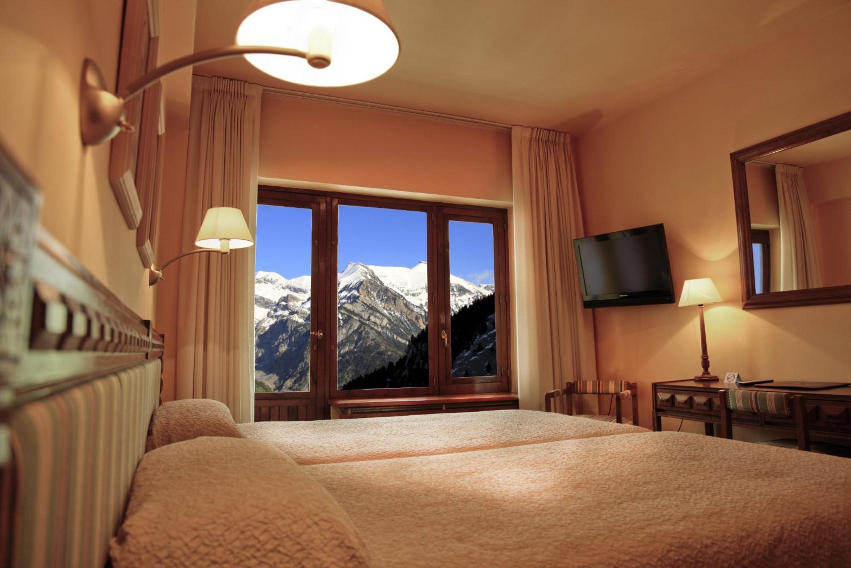 Superior Double Room with Mountain View