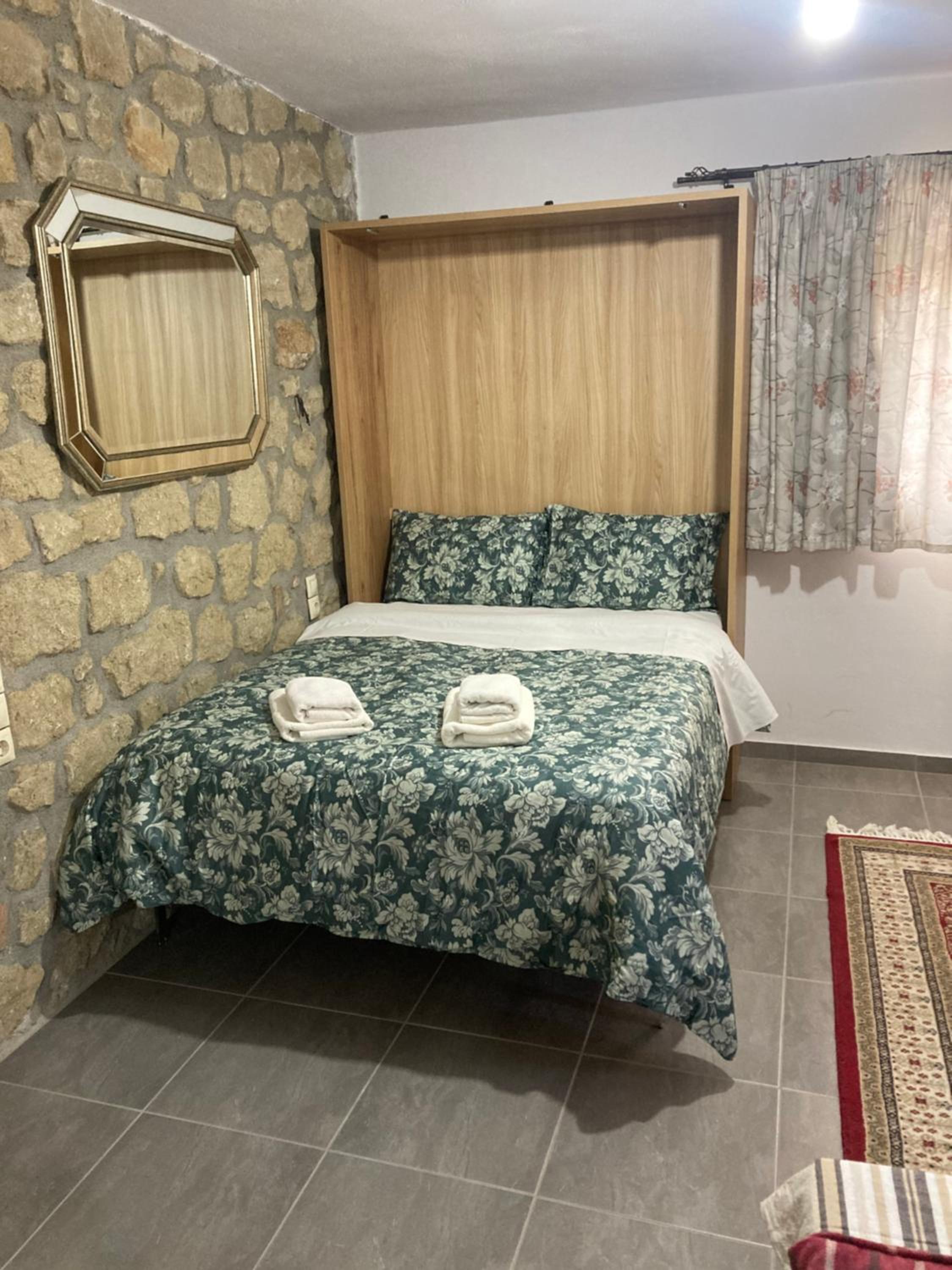 One-Bedroom House - Photo 14