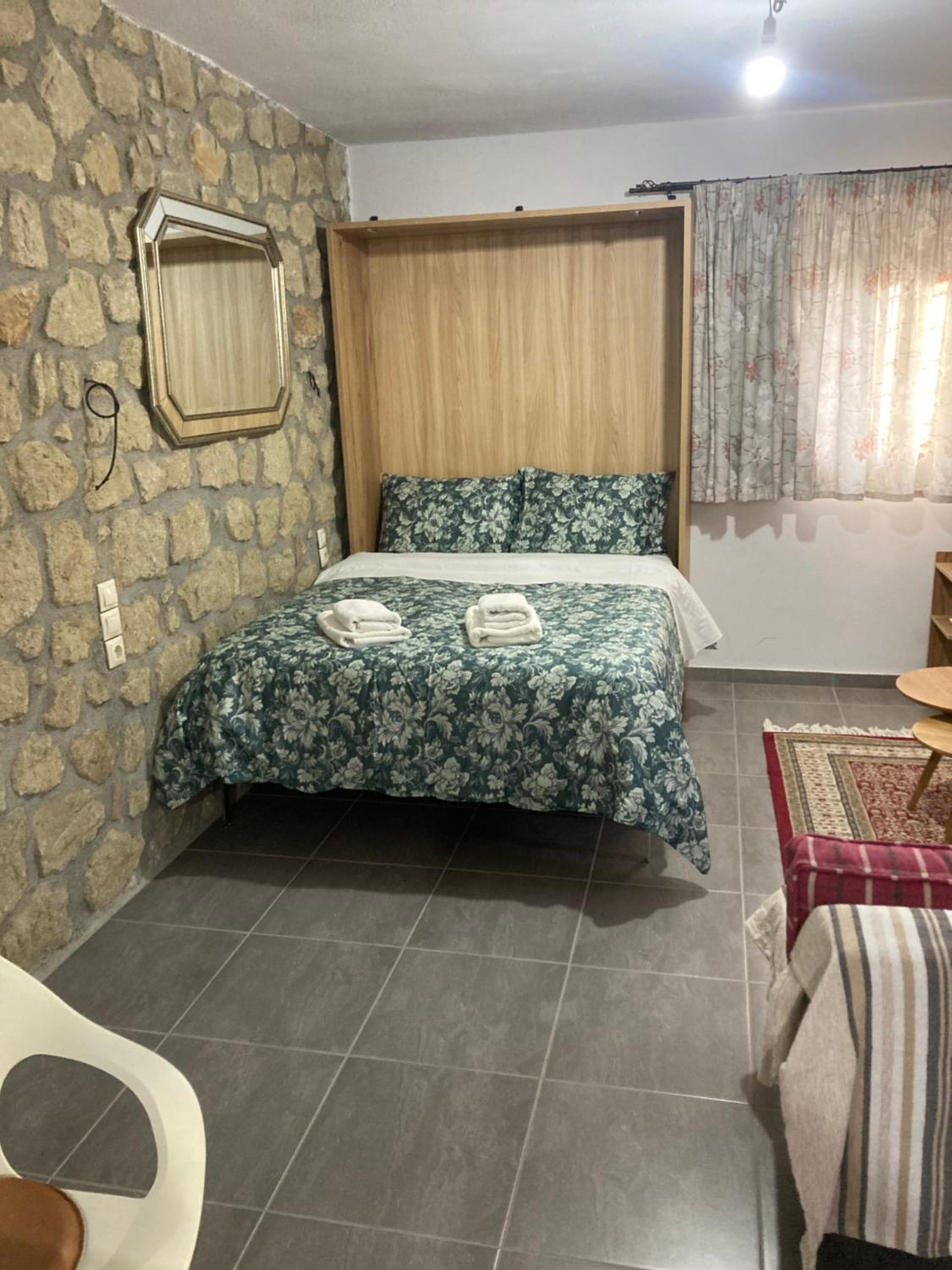 One-Bedroom House - Photo 21