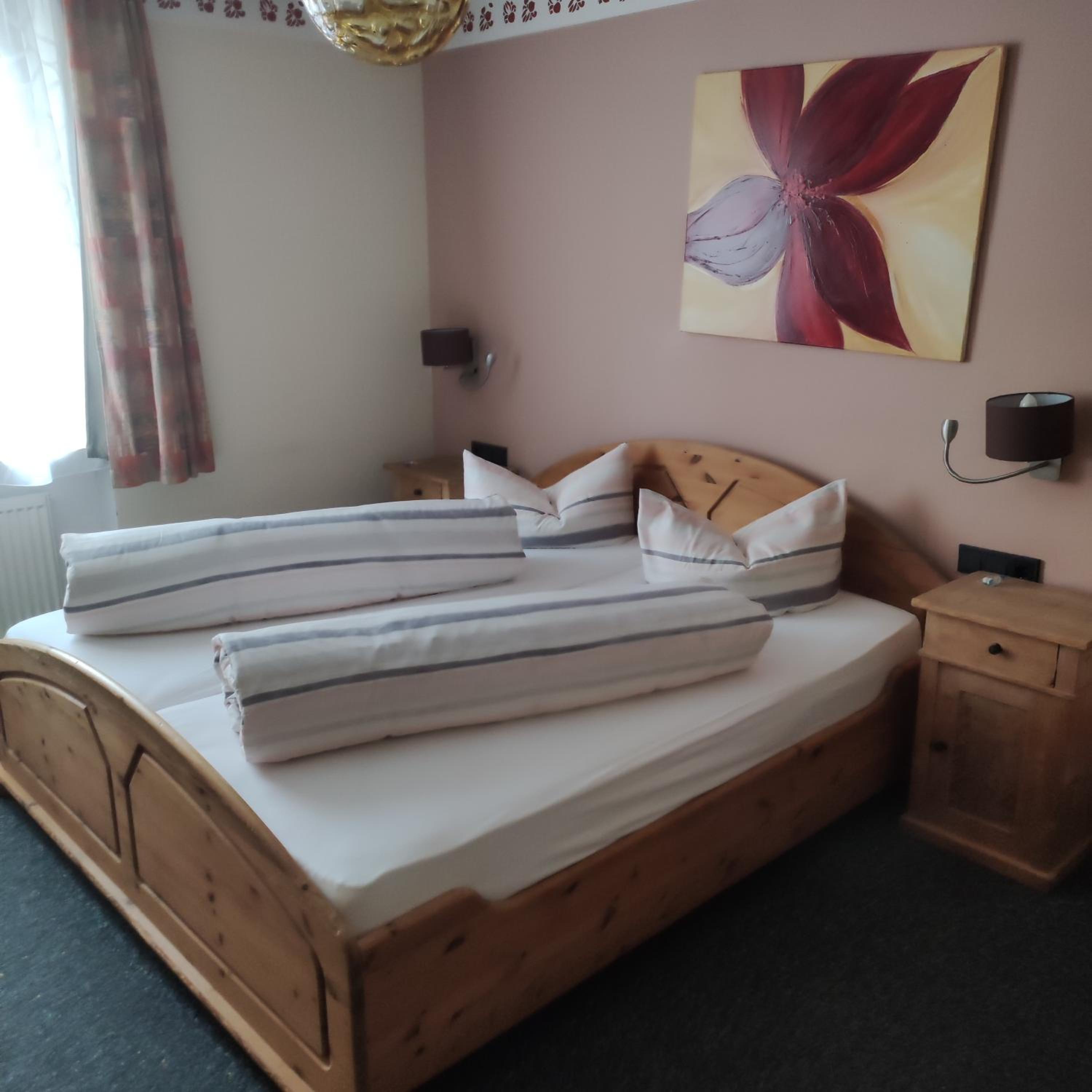 Economy Family Room (2 Adults + 2 Children)