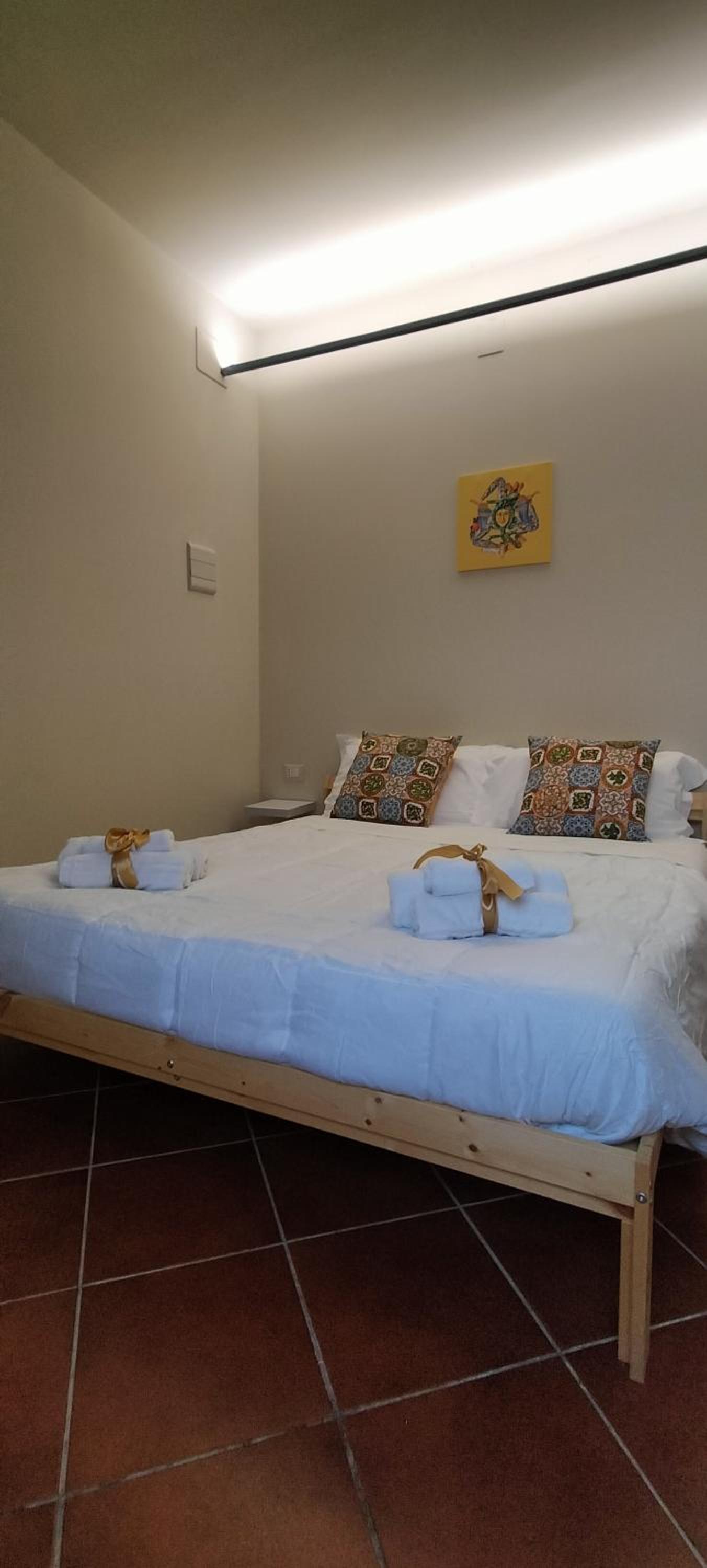 Large Double Room - Photo 1