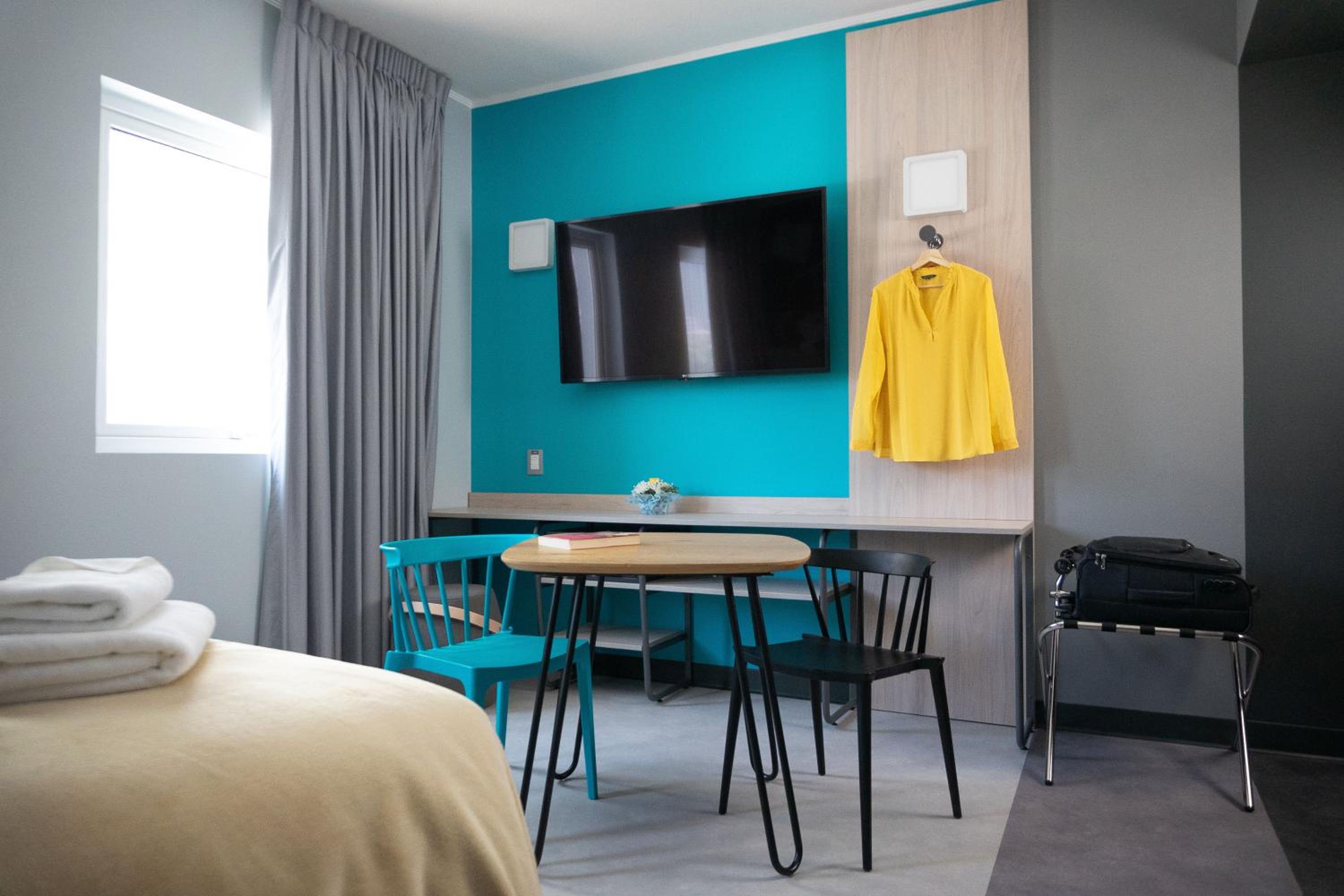 Superior Room with One Double and One Sofa Bed - Photo 10