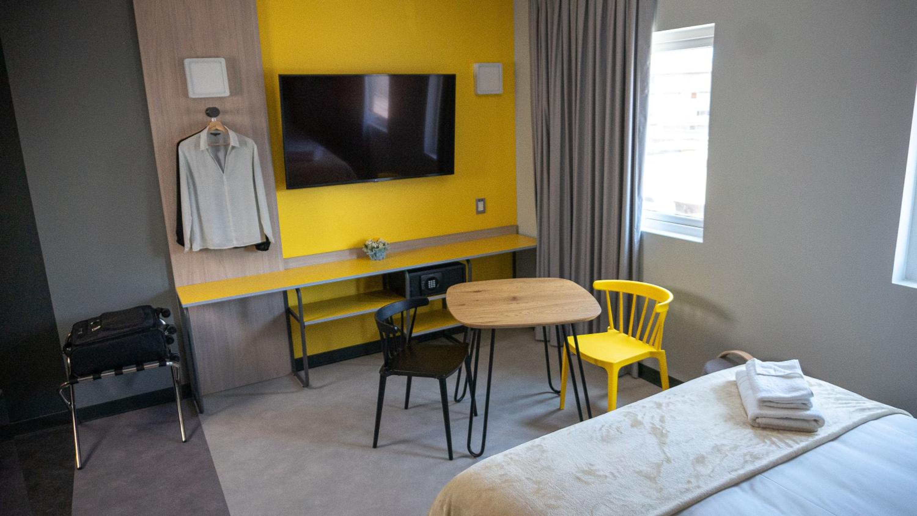 Superior Room with One Double and One Sofa Bed - Photo 6