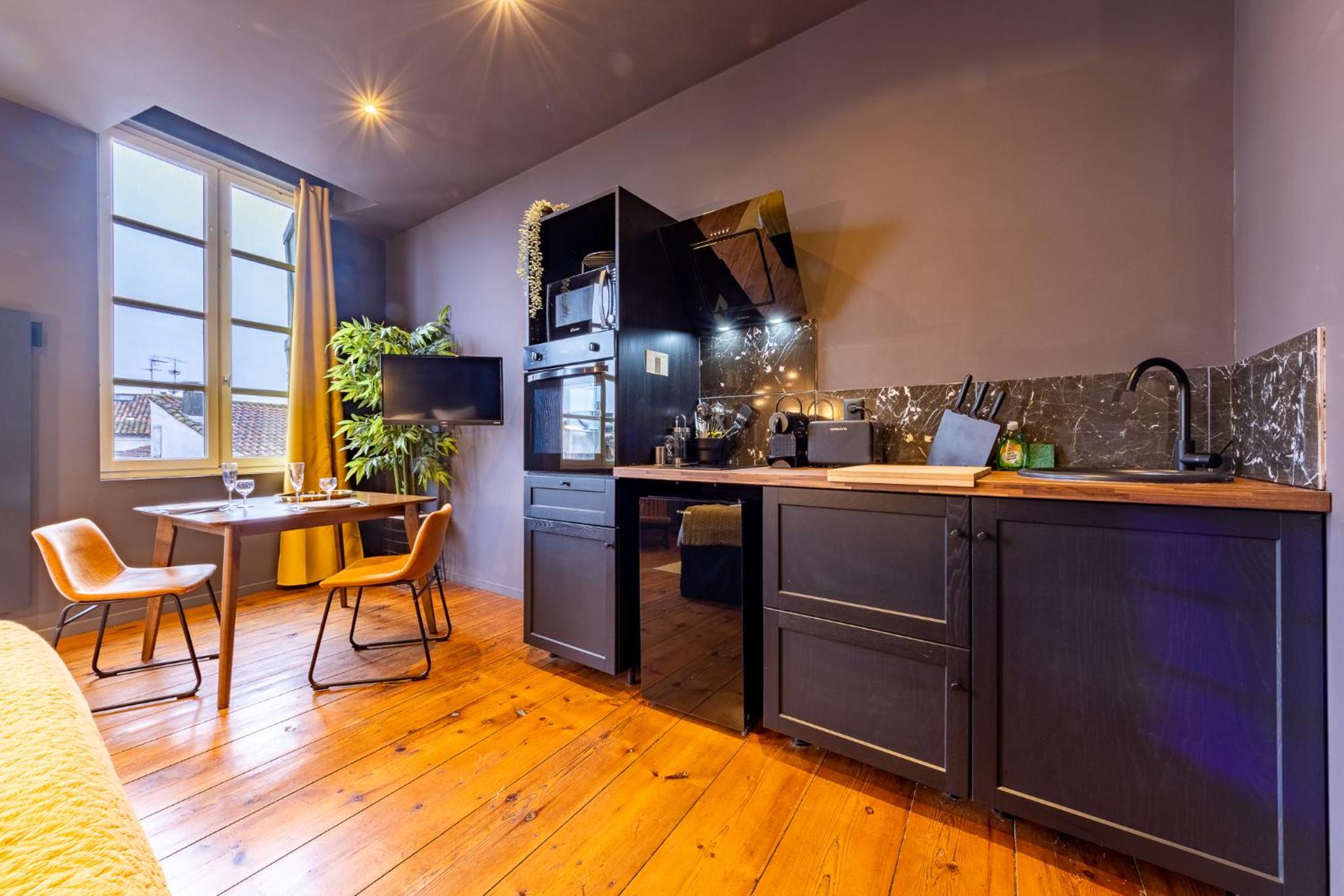 King Studio - Photo 1