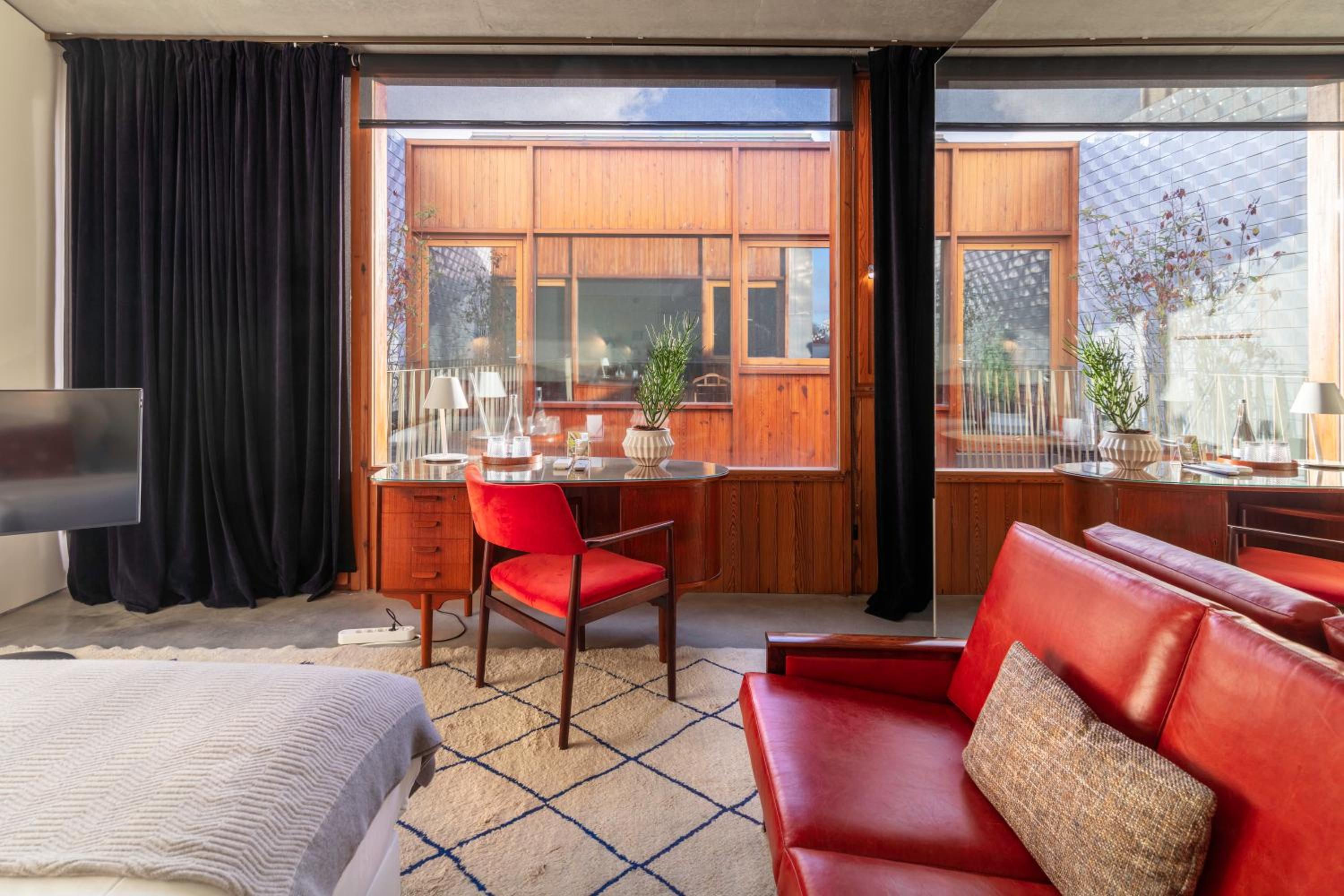 Deluxe Double Room inner Courtyard View