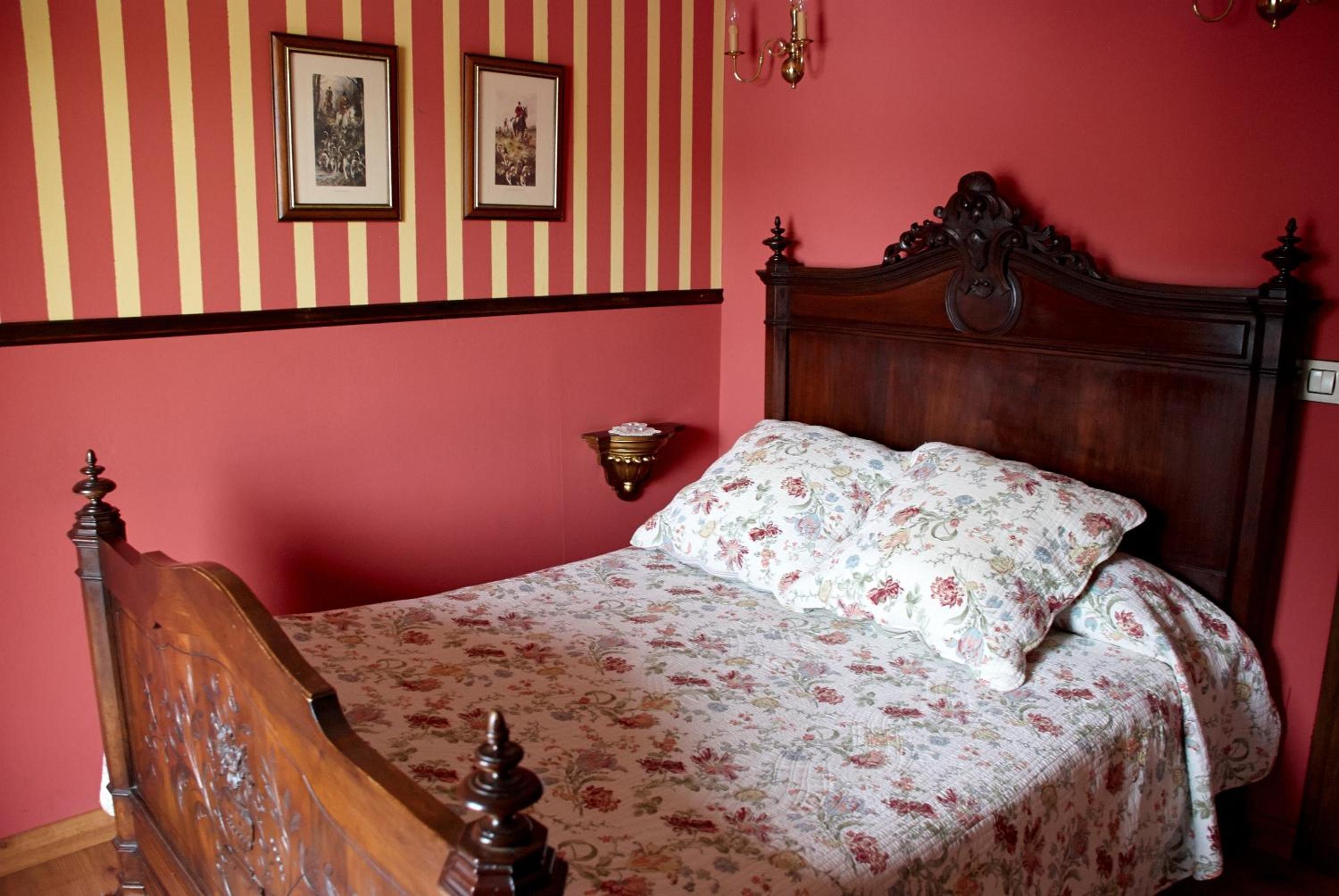 Double or Twin Room photo 3