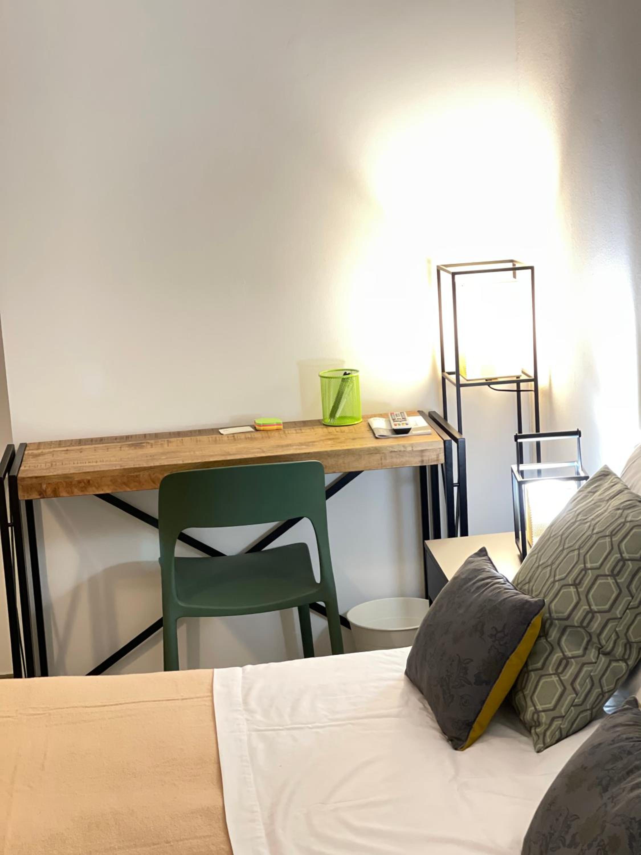 One-Bedroom Apartment photo 2