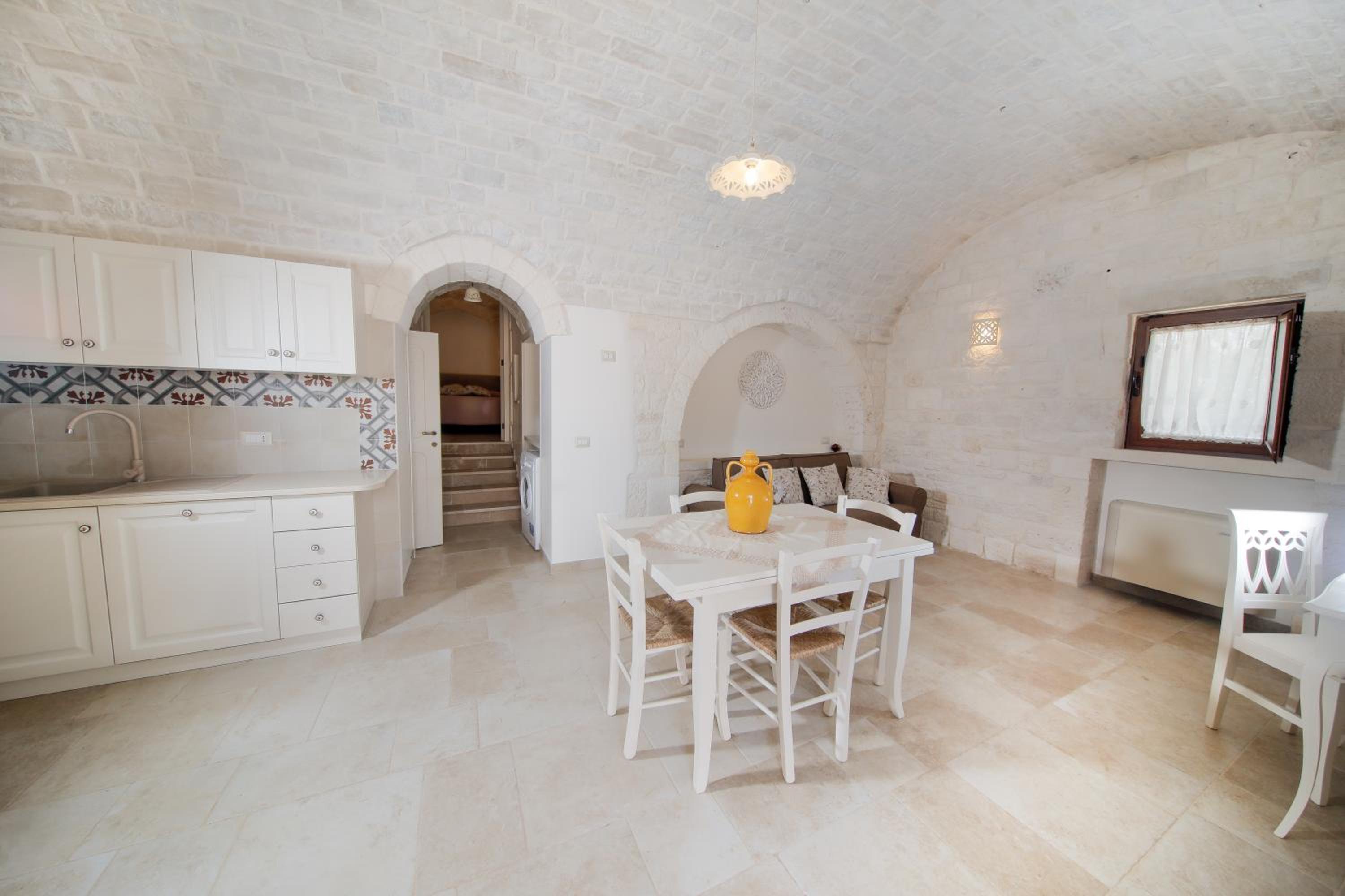 One-Bedroom House - Photo 3